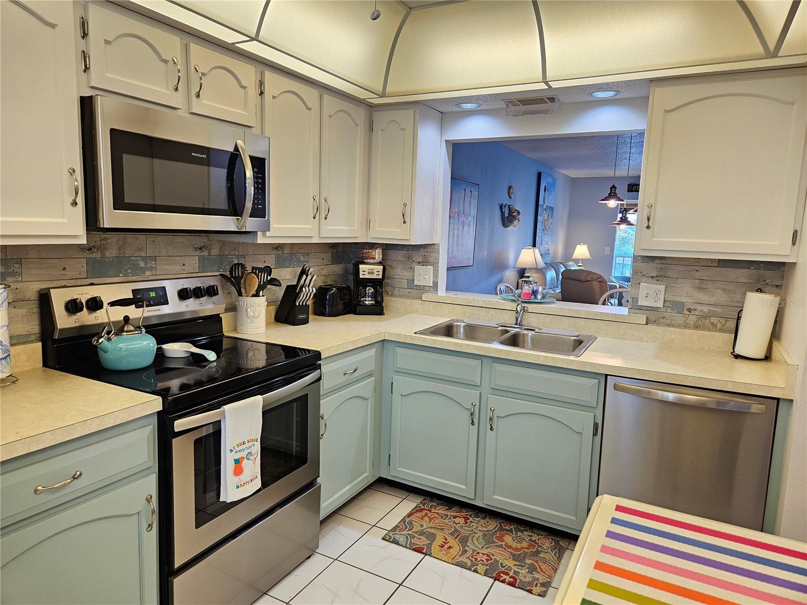 Image 27 of 51 For 340 Three Lakes Lane F