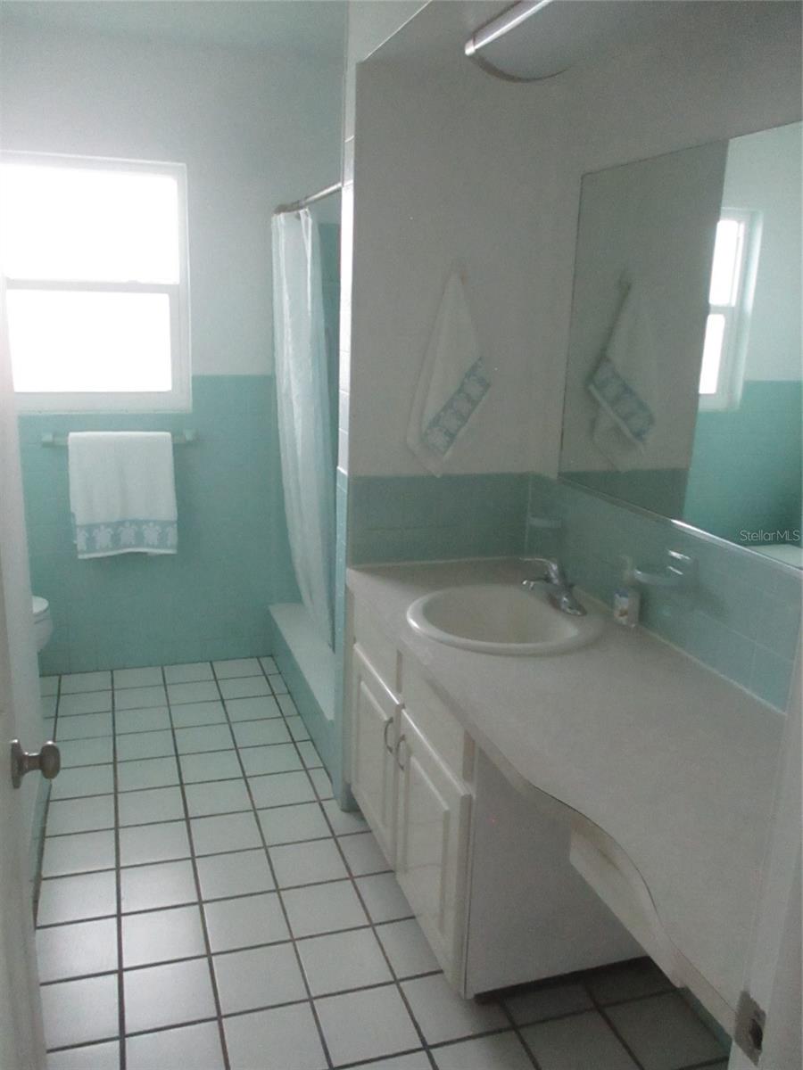 Image 10 of 14 For 328 Shamrock Boulevard