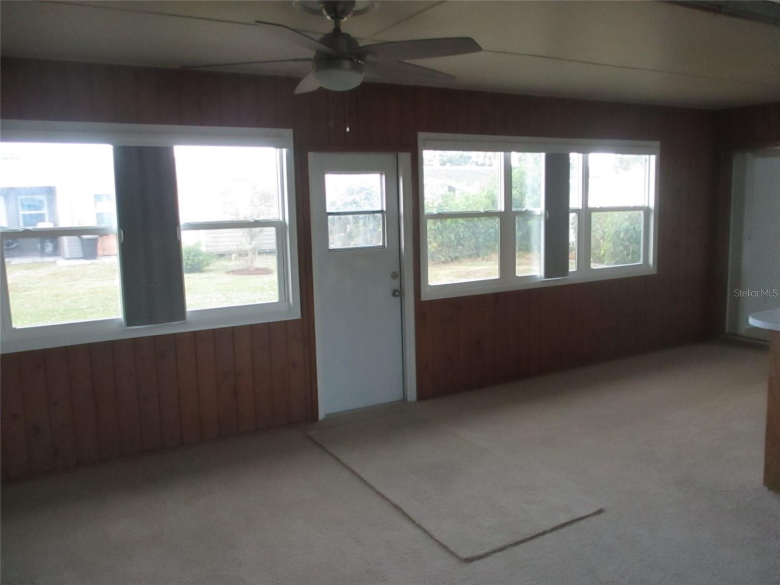 Image 12 of 14 For 328 Shamrock Boulevard