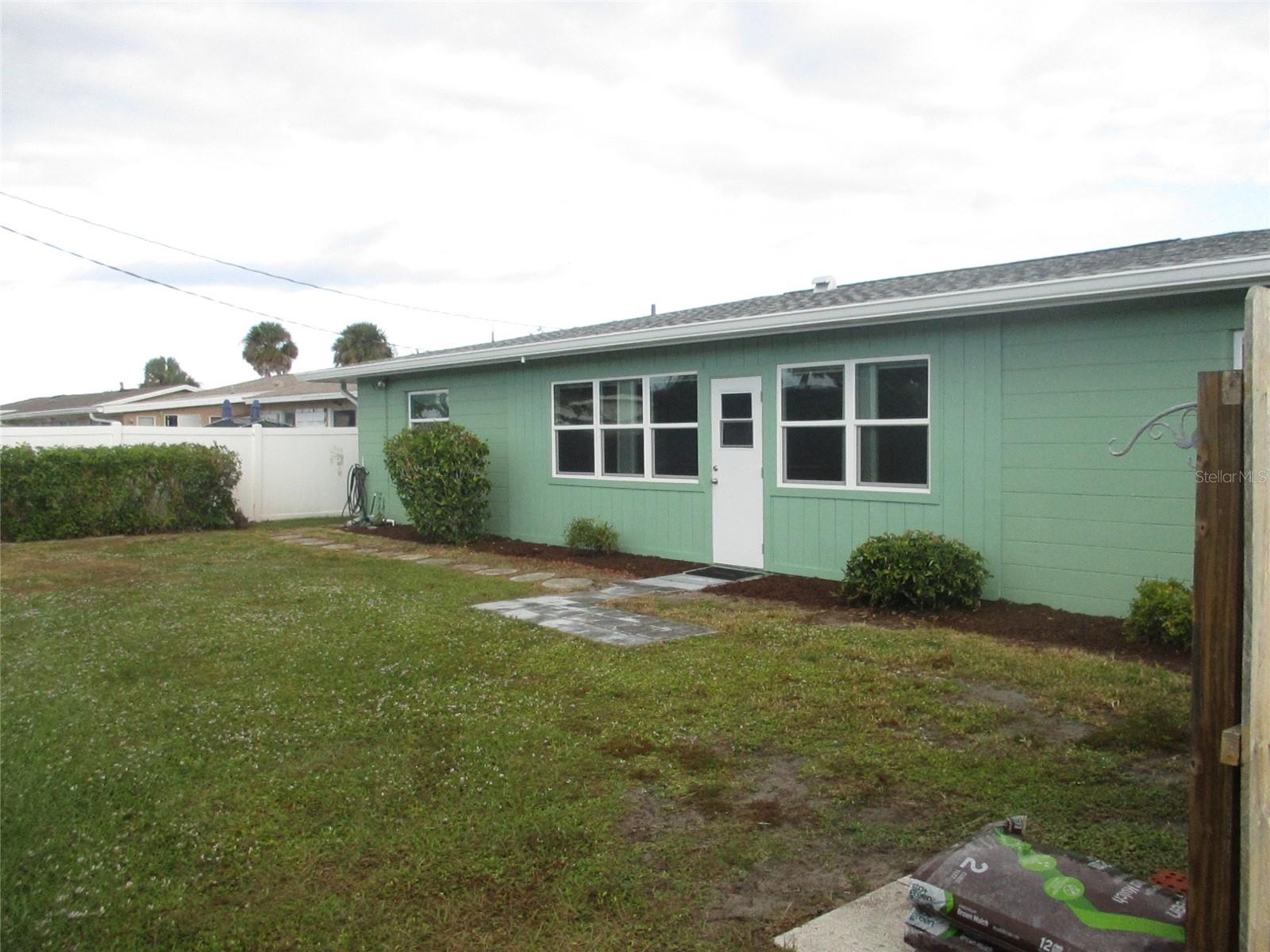 Image 2 of 14 For 328 Shamrock Boulevard