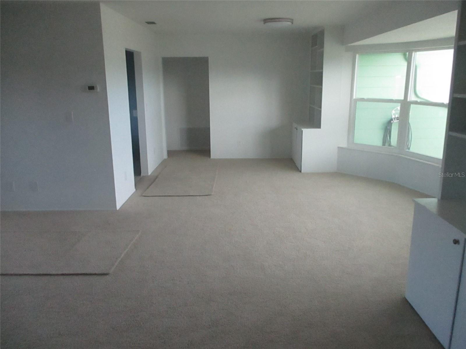 Image 4 of 14 For 328 Shamrock Boulevard