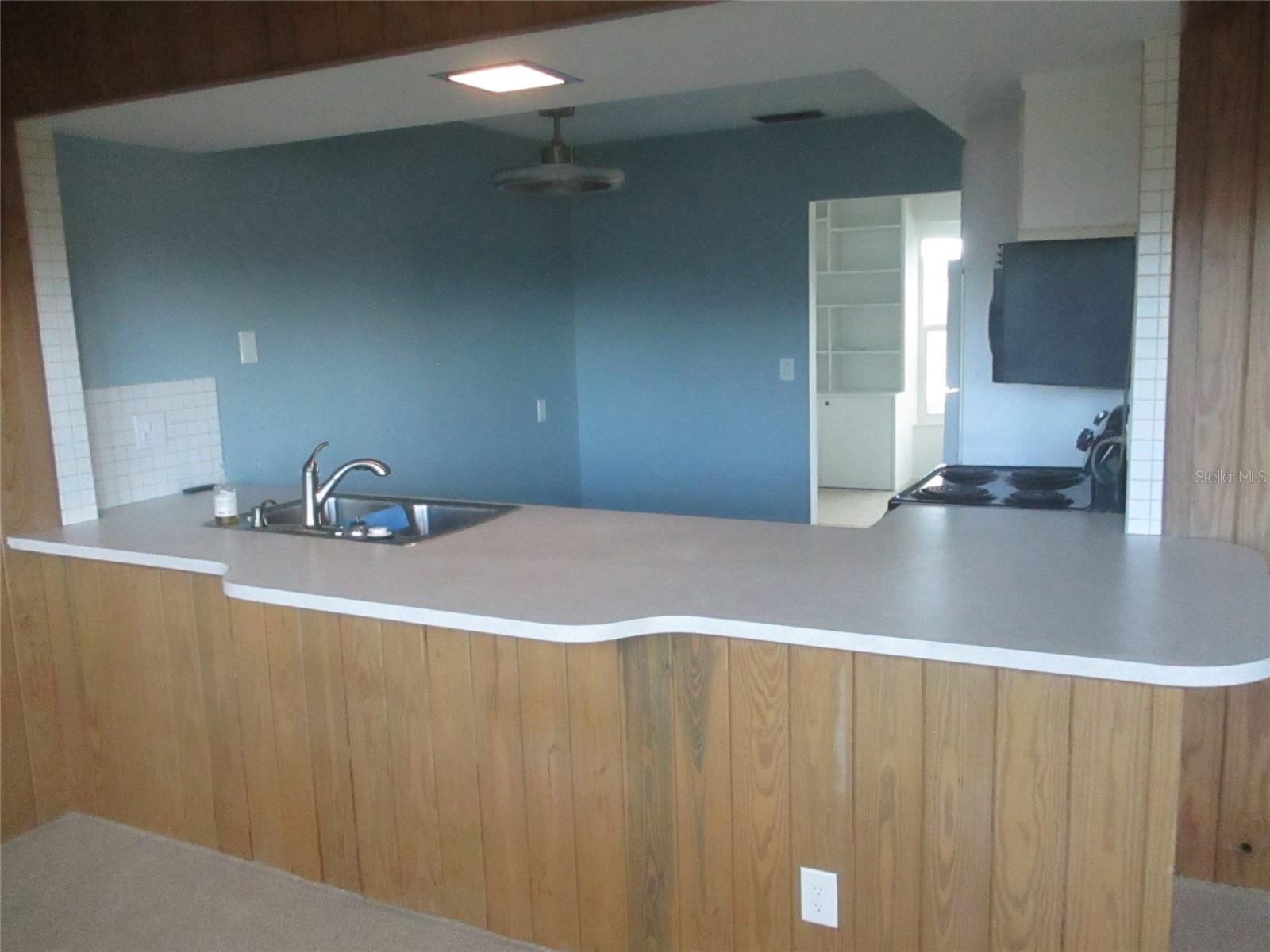 Image 7 of 14 For 328 Shamrock Boulevard