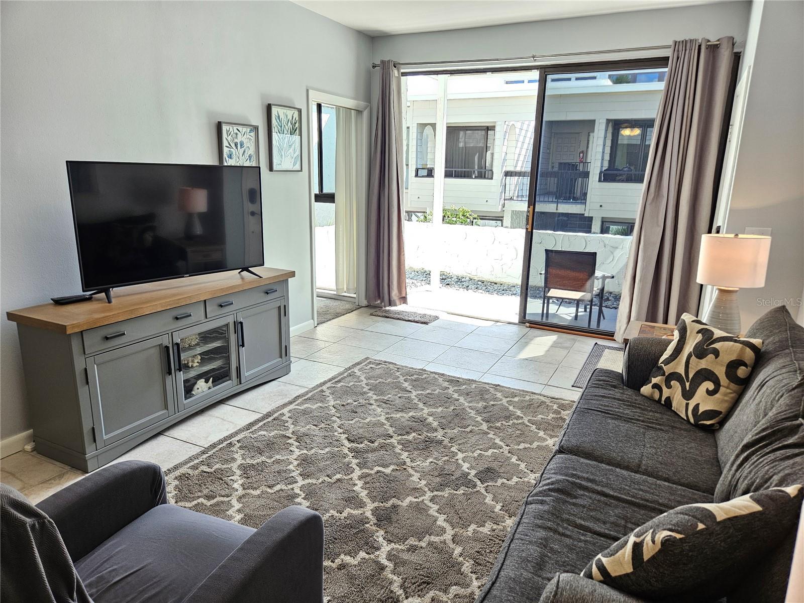 Image 17 of 45 For 1555 Tarpon Center Drive 107