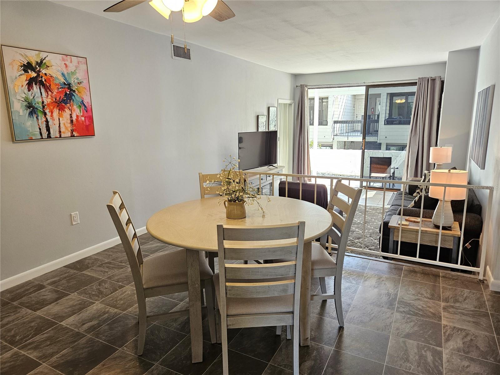 Image 23 of 45 For 1555 Tarpon Center Drive 107