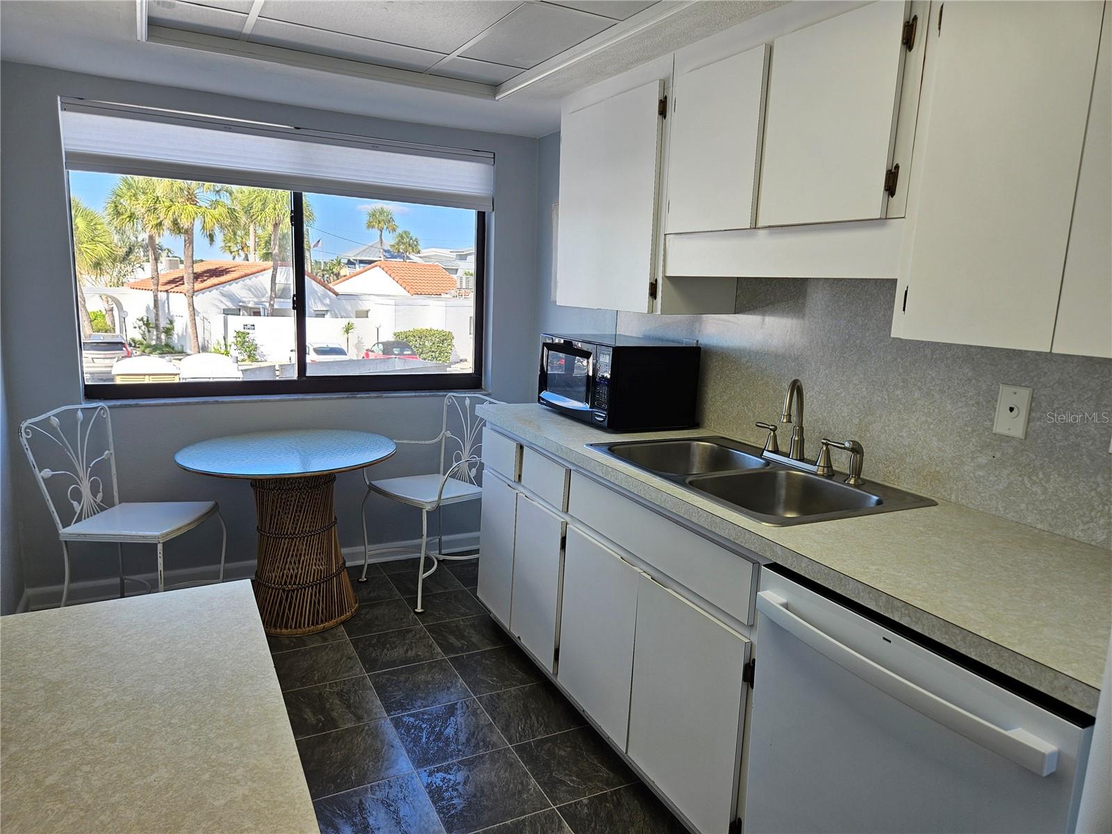 Image 25 of 45 For 1555 Tarpon Center Drive 107