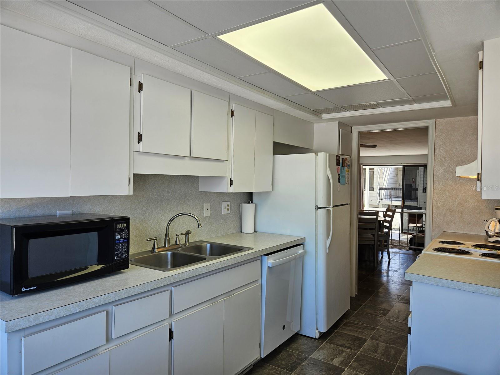 Image 27 of 45 For 1555 Tarpon Center Drive 107