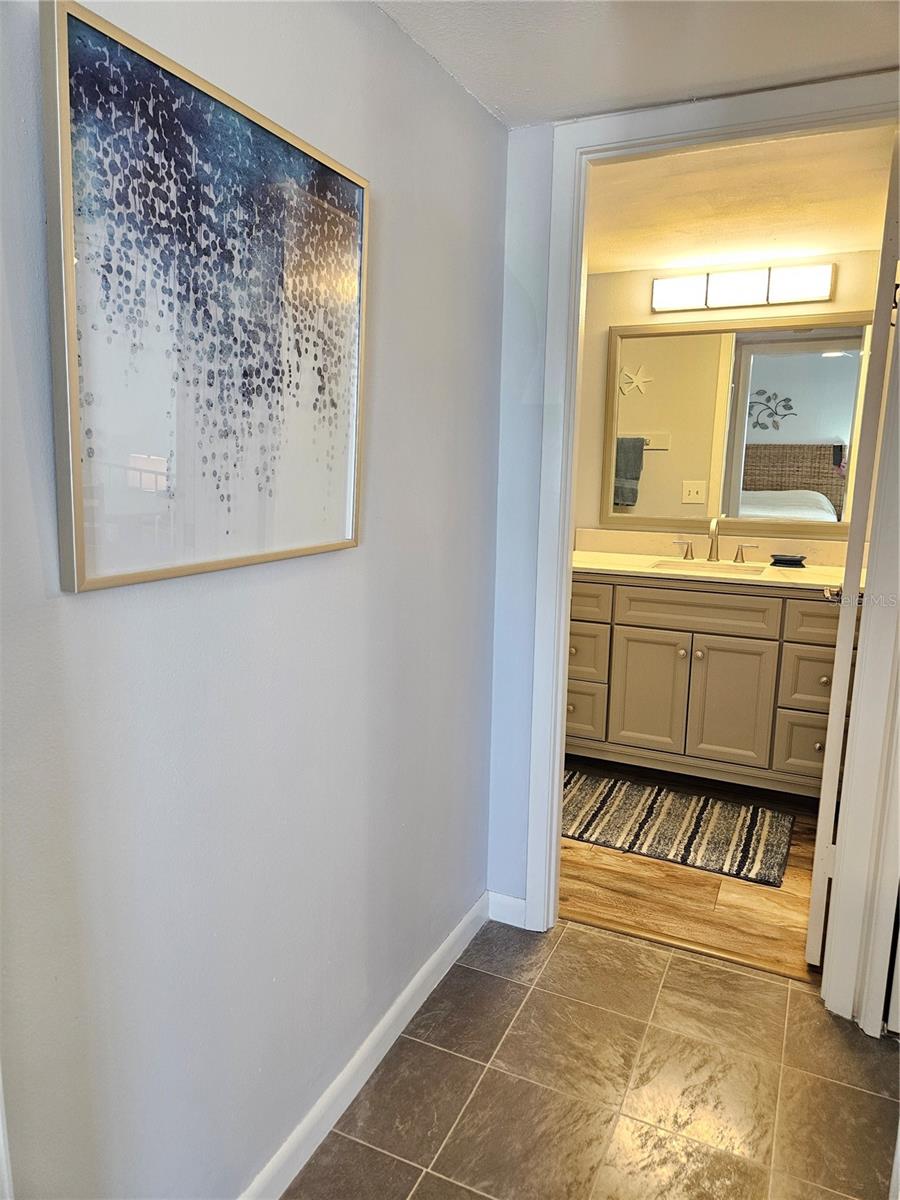 Image 32 of 45 For 1555 Tarpon Center Drive 107