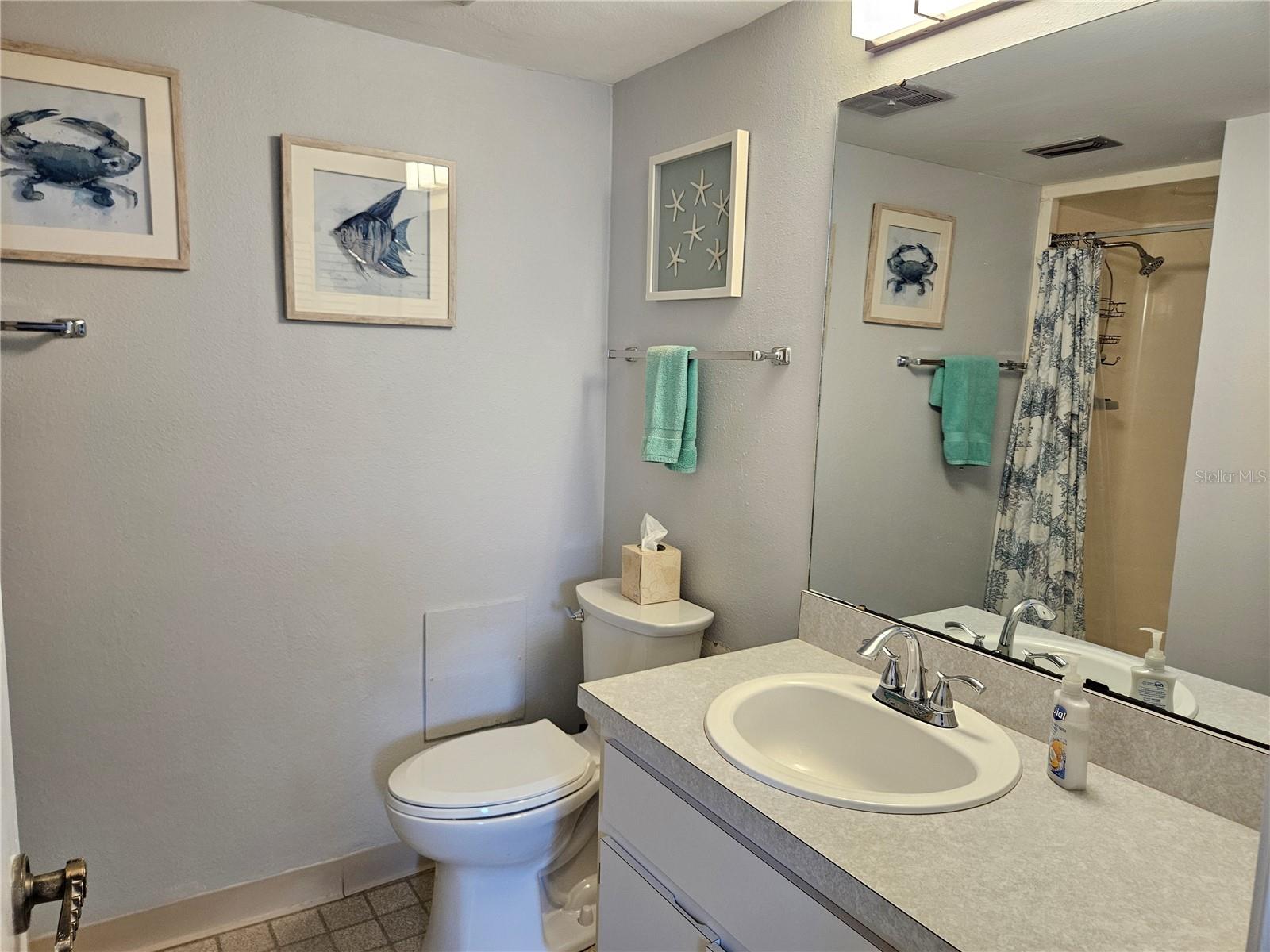 Image 37 of 45 For 1555 Tarpon Center Drive 107