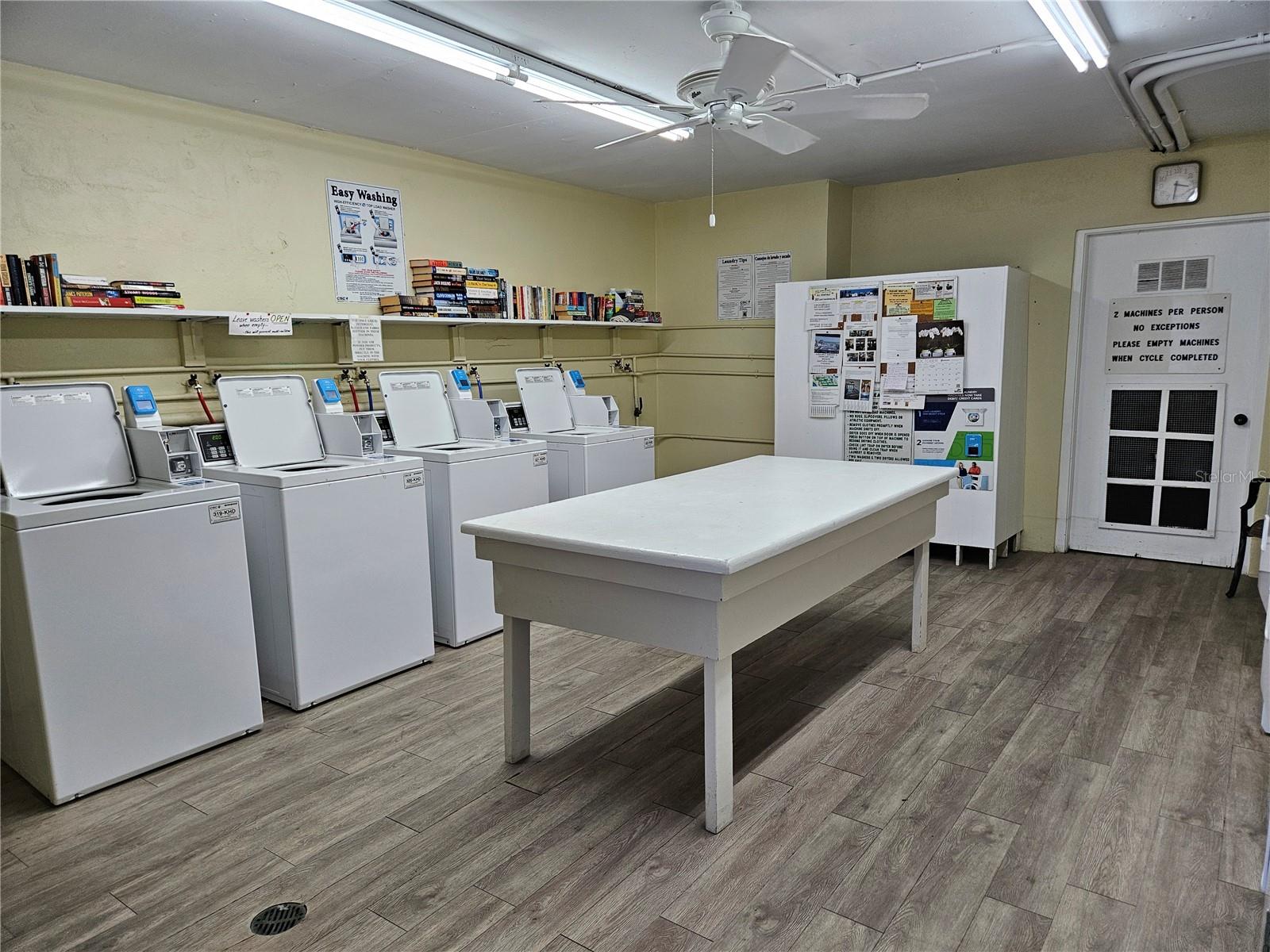 Image 40 of 45 For 1555 Tarpon Center Drive 107