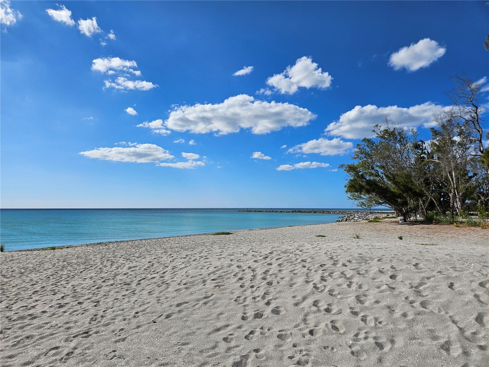 Image 43 of 45 For 1555 Tarpon Center Drive 107