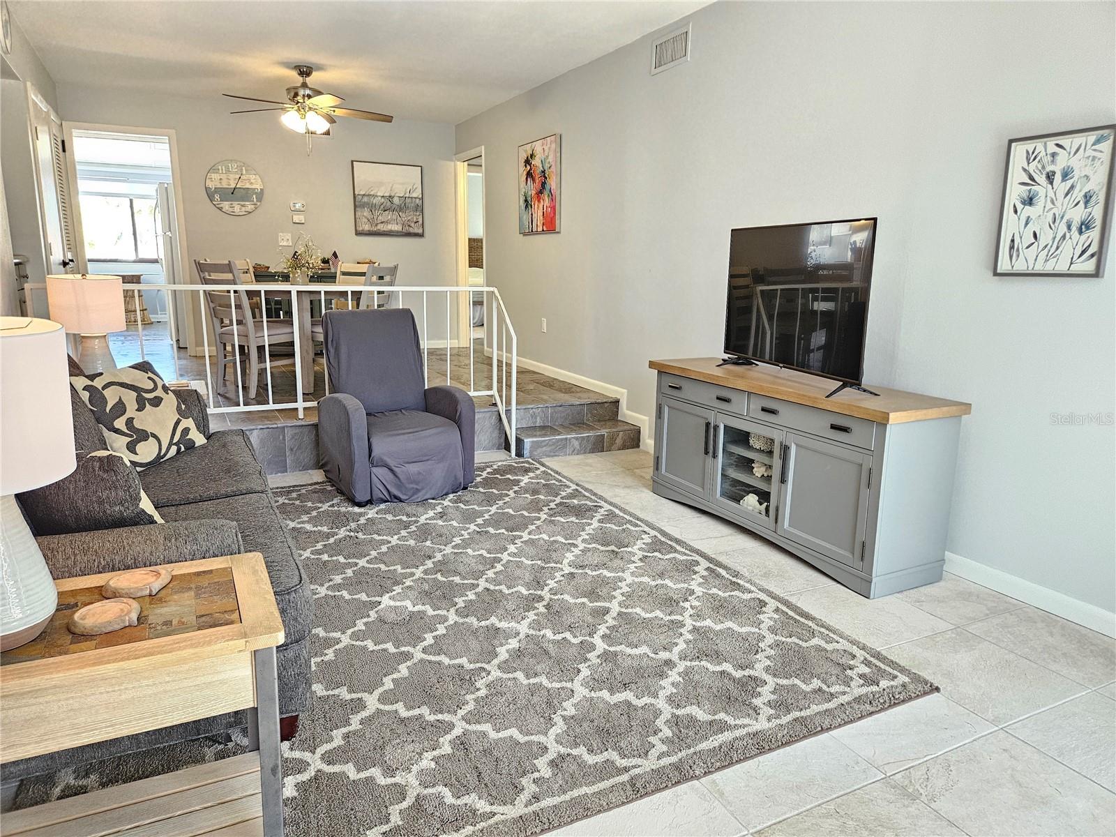 Image 6 of 45 For 1555 Tarpon Center Drive 107