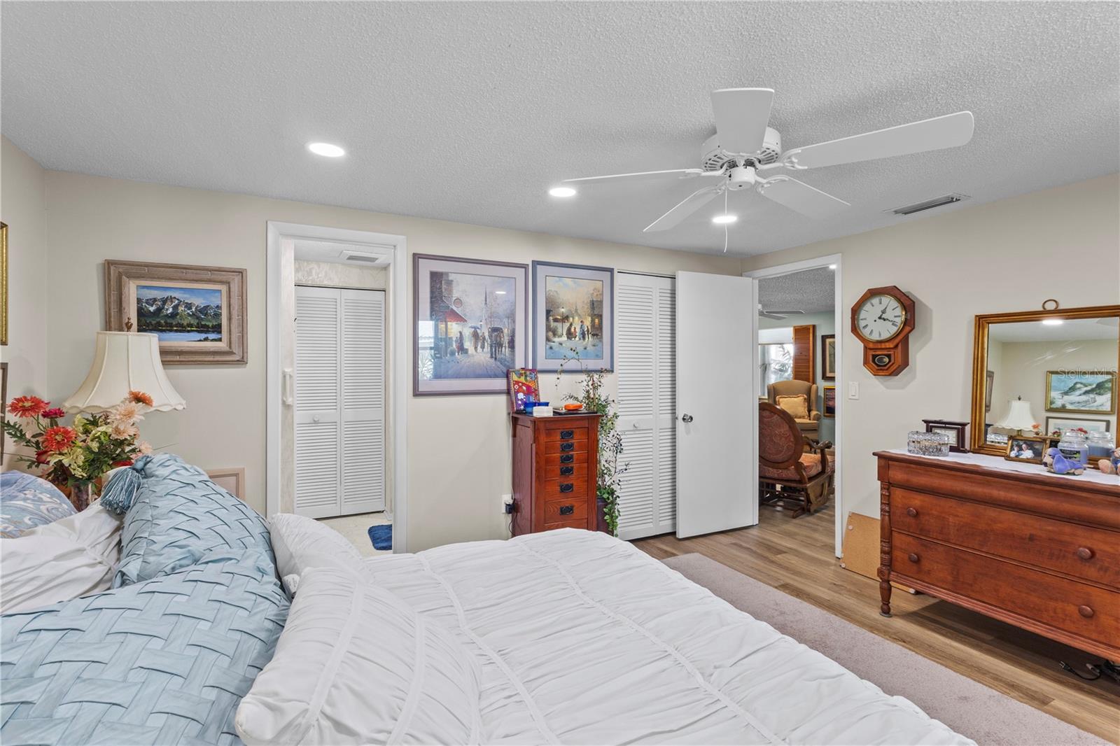 Image 15 of 34 For 626 Circlewood Drive S1-18