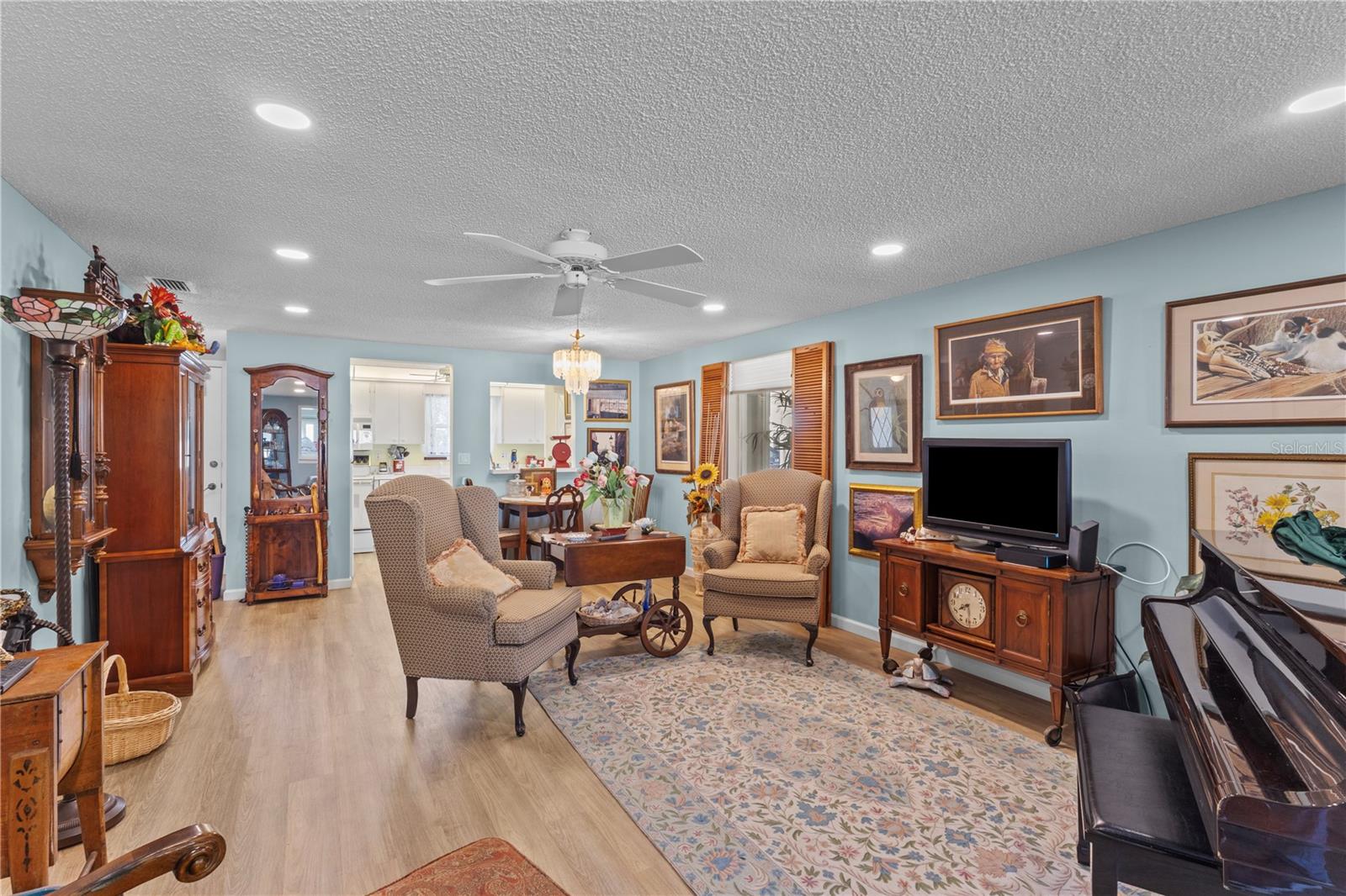 Image 6 of 34 For 626 Circlewood Drive S1-18