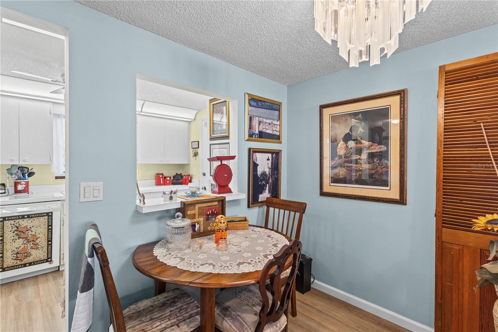 Image 7 of 34 For 626 Circlewood Drive S1-18