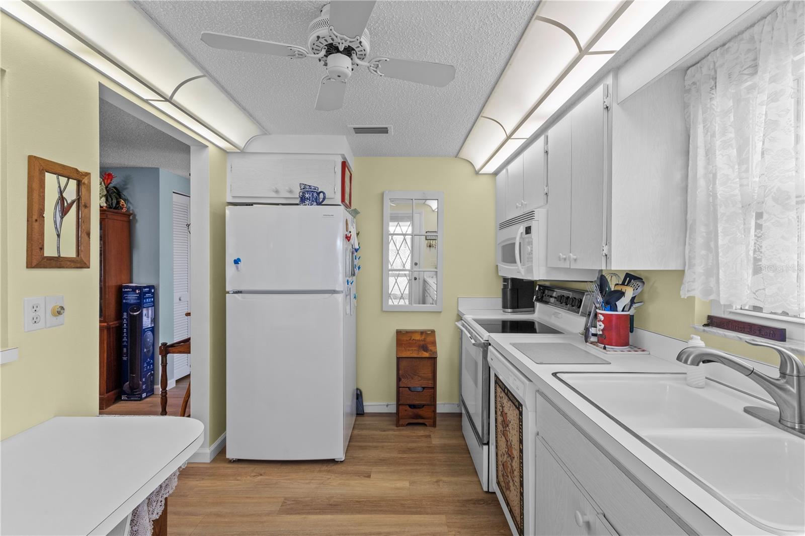 Image 9 of 34 For 626 Circlewood Drive S1-18