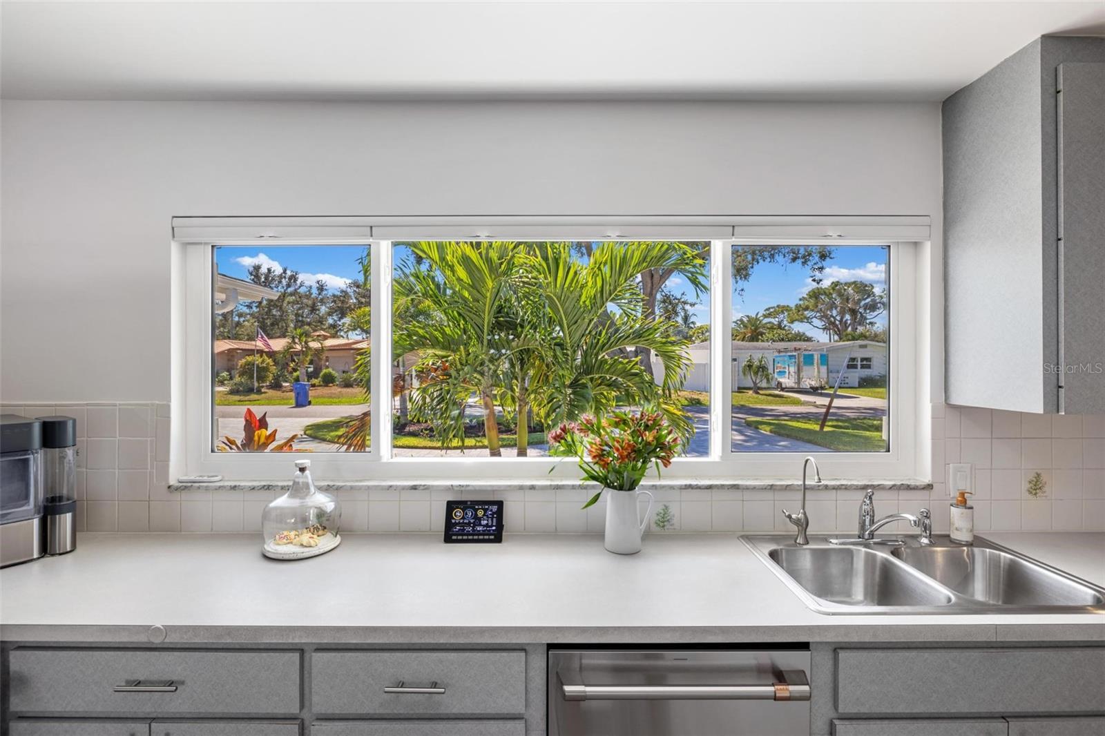 Image 10 of 49 For 520 Verdi Street