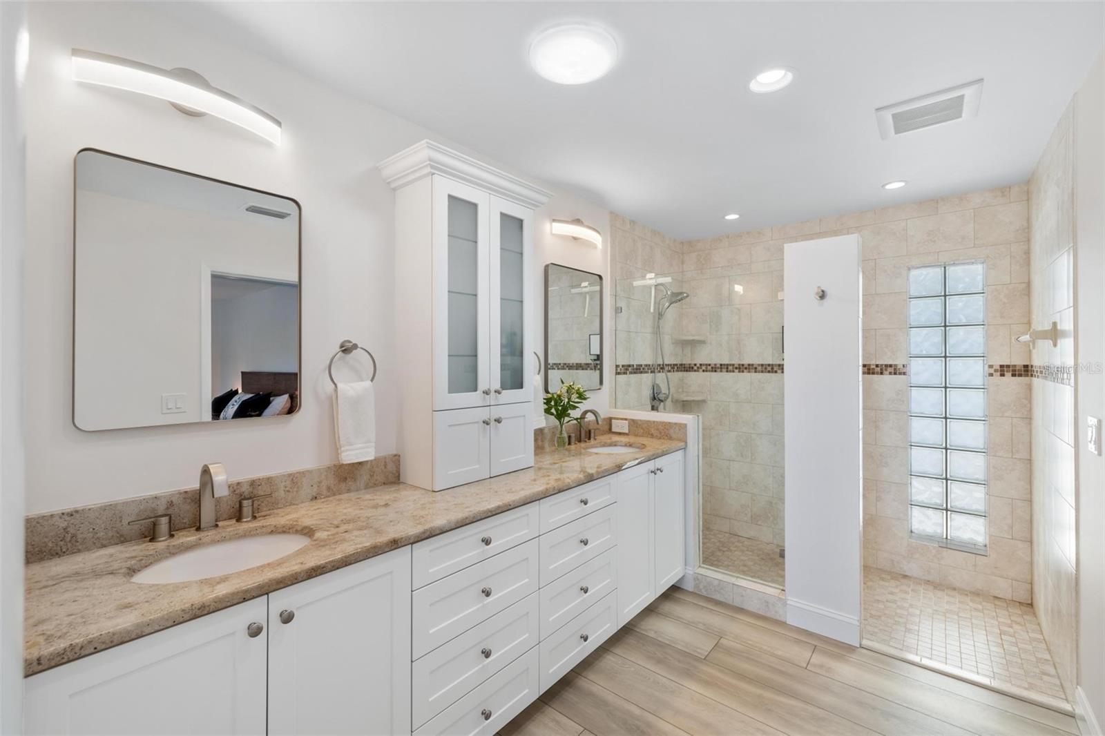 Image 13 of 49 For 520 Verdi Street