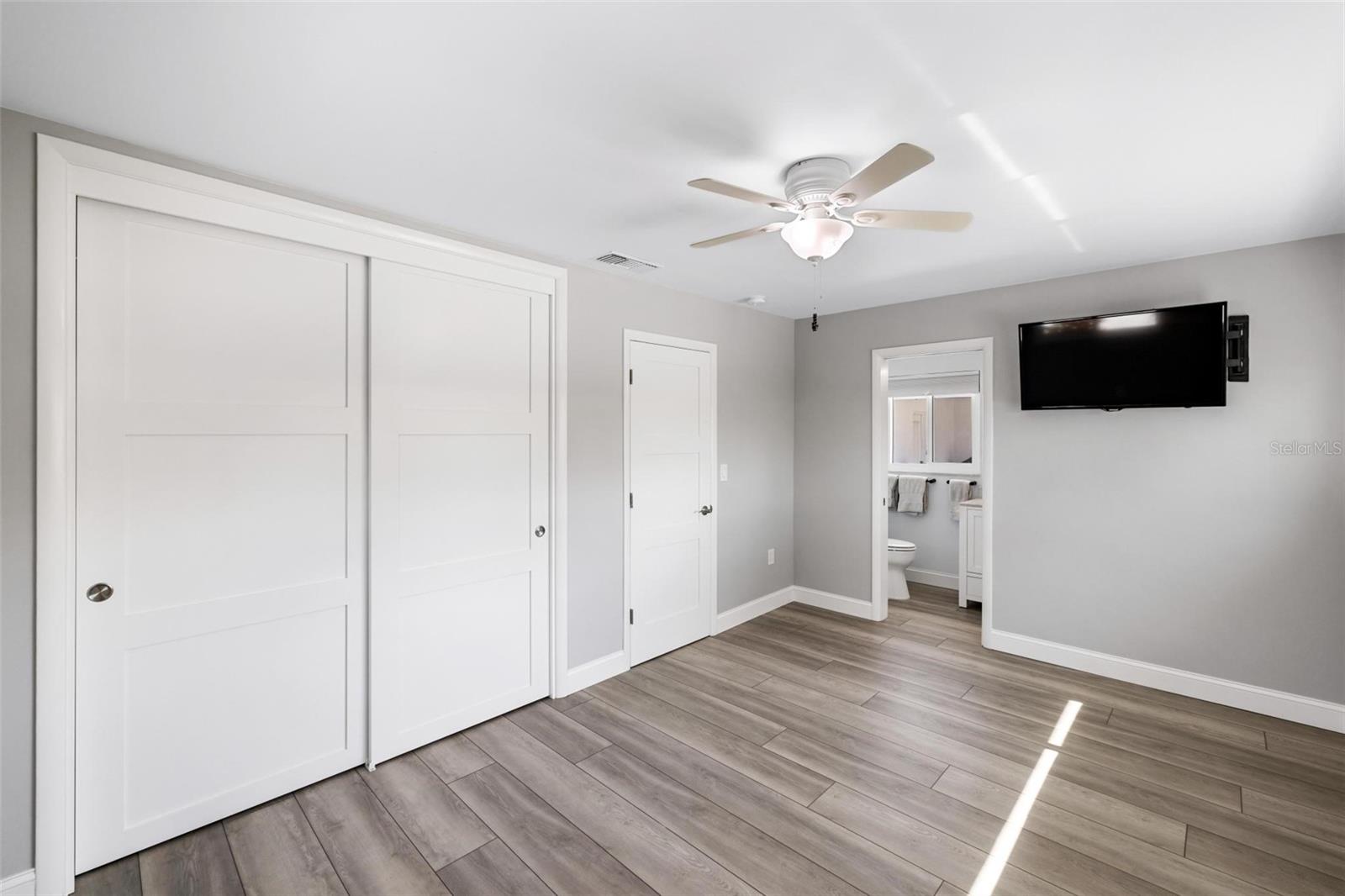 Image 17 of 49 For 520 Verdi Street