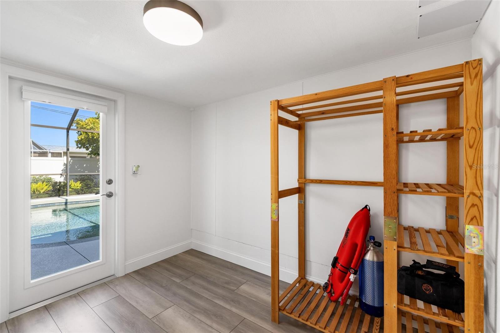 Image 23 of 49 For 520 Verdi Street