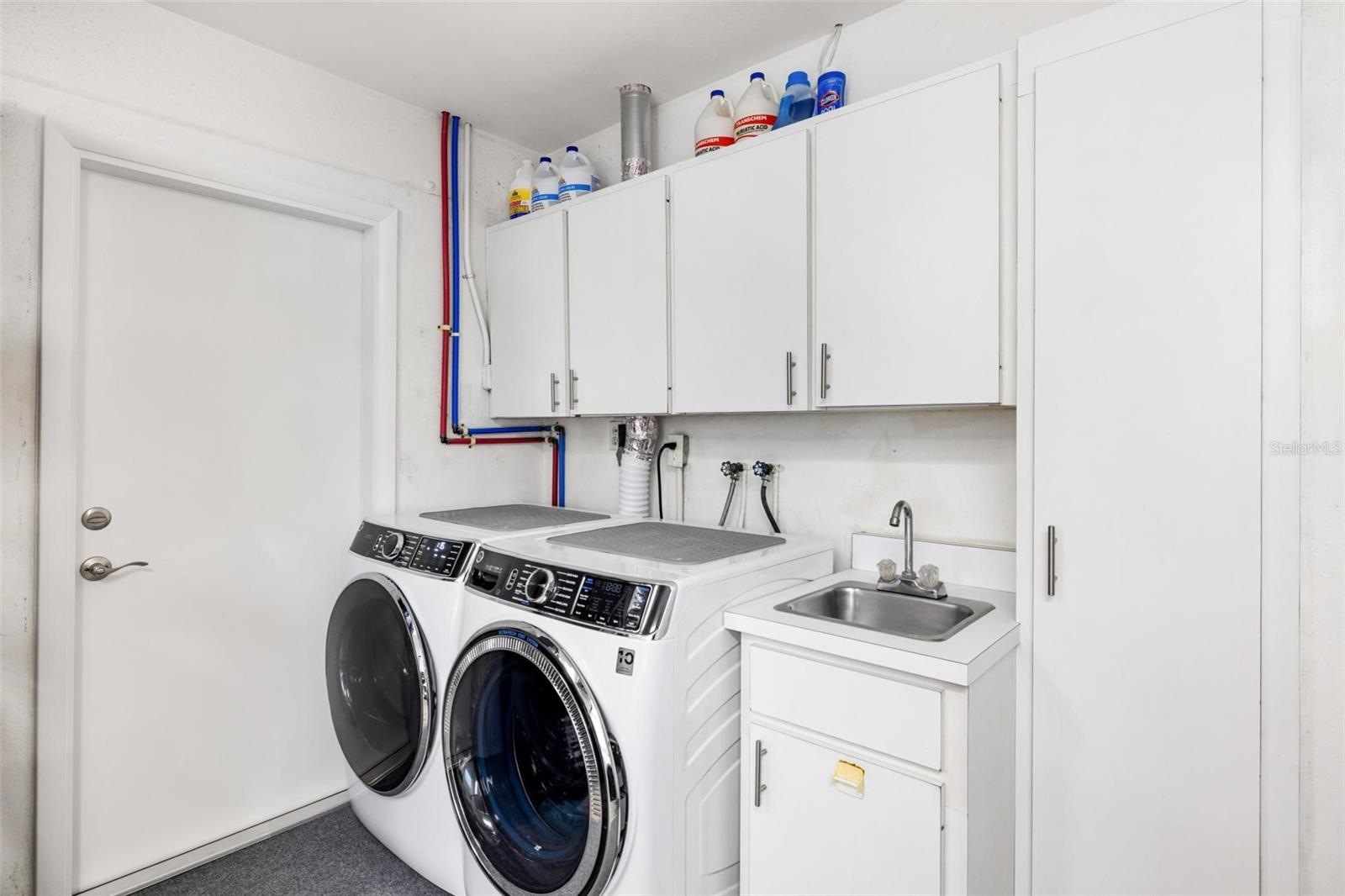 Image 24 of 49 For 520 Verdi Street