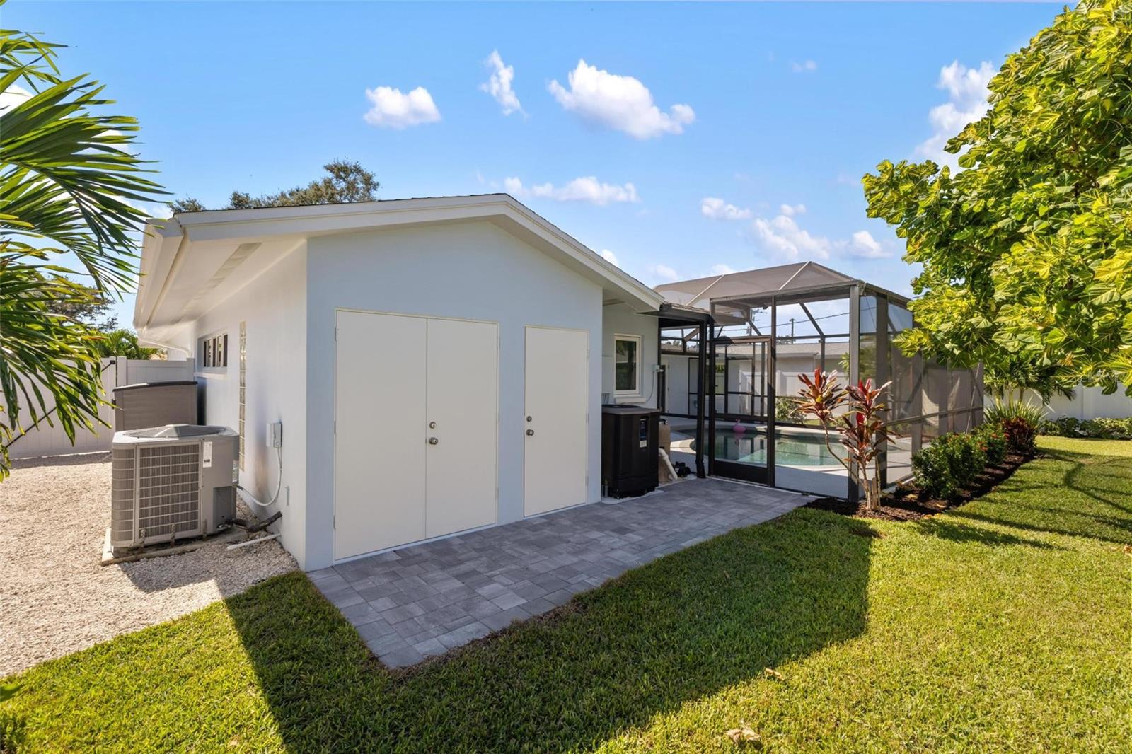 Image 33 of 49 For 520 Verdi Street