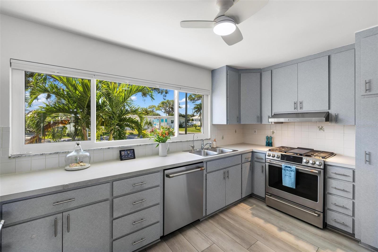 Image 7 of 49 For 520 Verdi Street