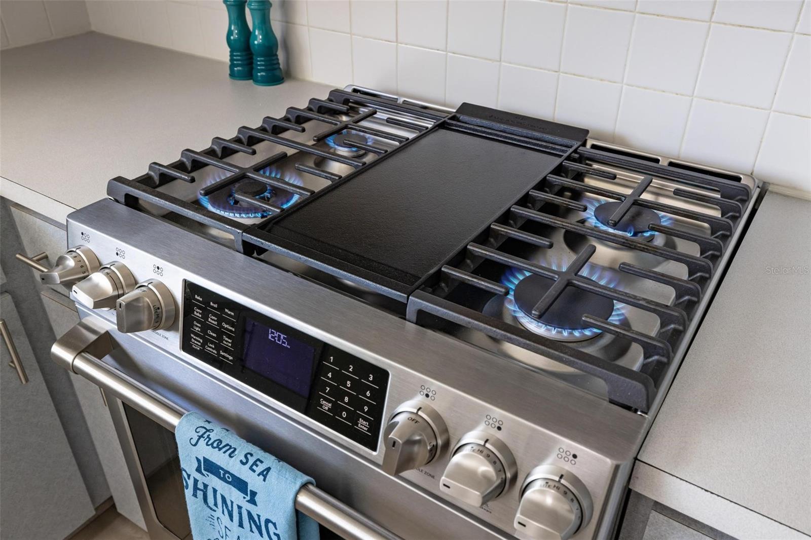 Image 8 of 49 For 520 Verdi Street