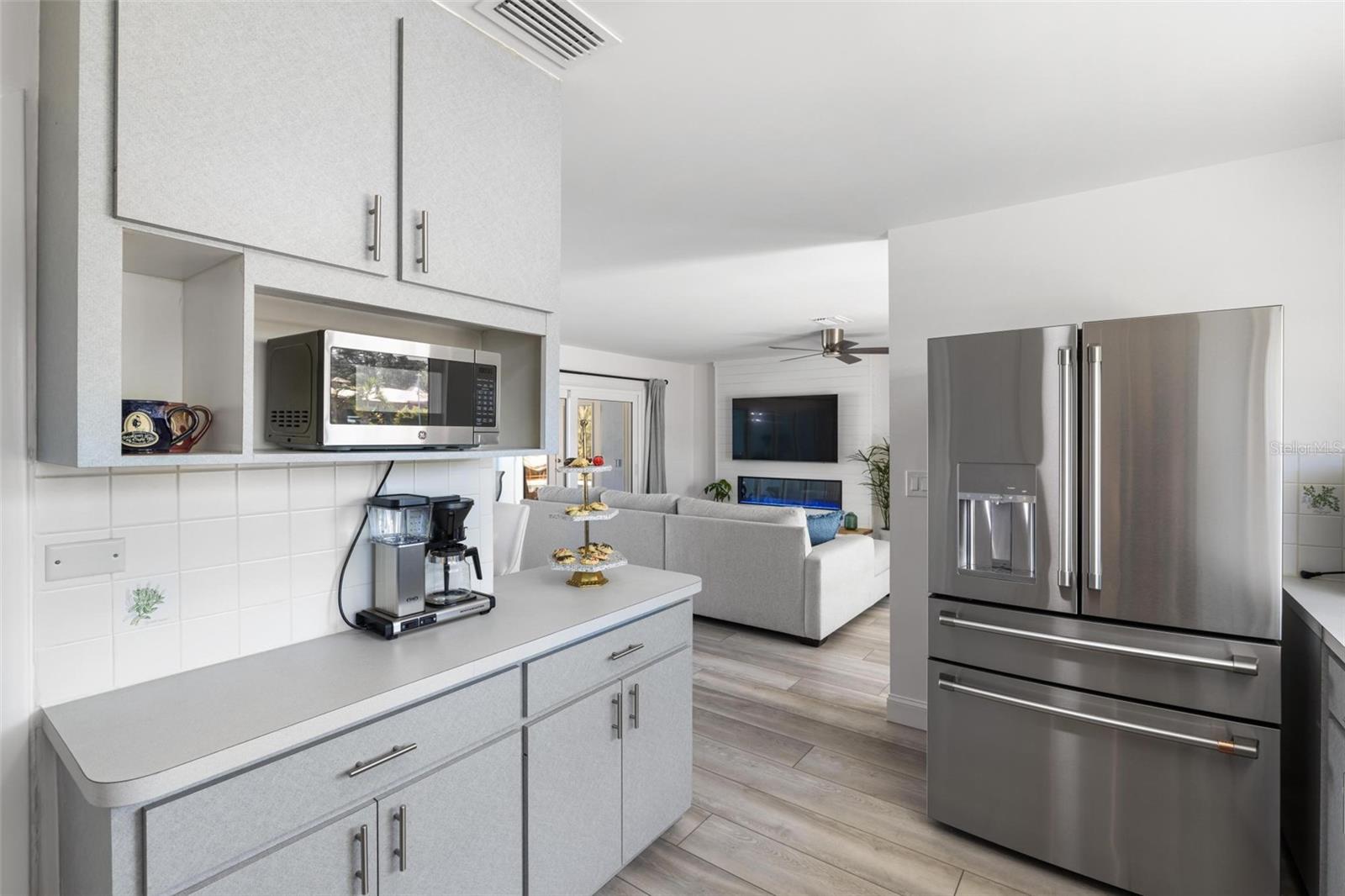 Image 9 of 49 For 520 Verdi Street