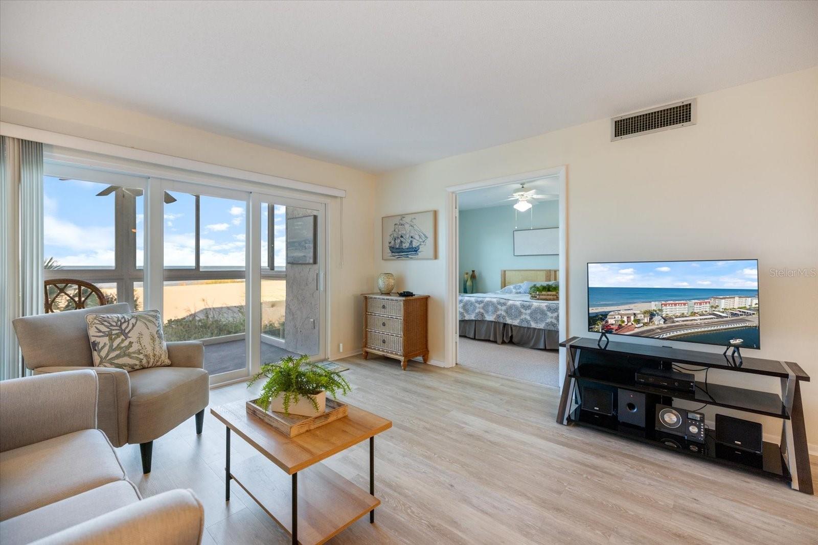 Image 14 of 29 For 950 Tarpon Center Drive 202