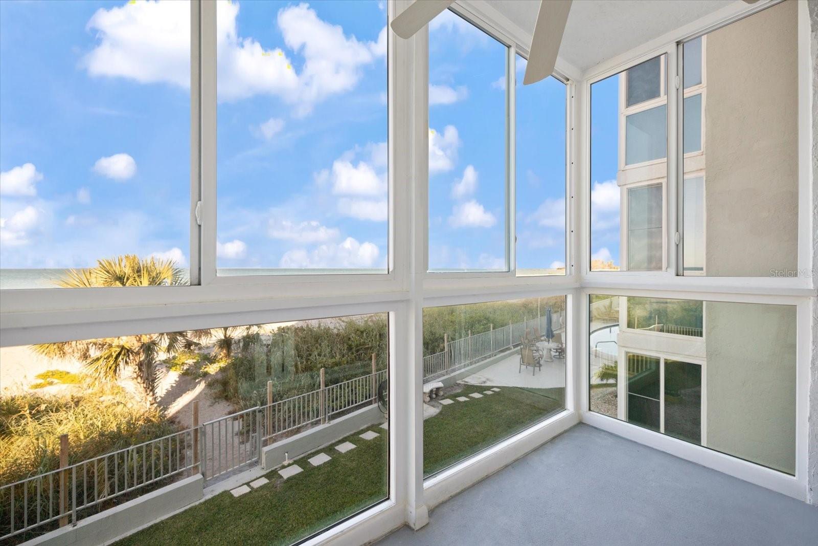 Image 21 of 29 For 950 Tarpon Center Drive 202