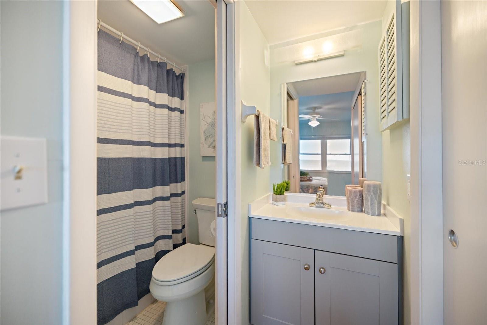 Image 24 of 29 For 950 Tarpon Center Drive 202