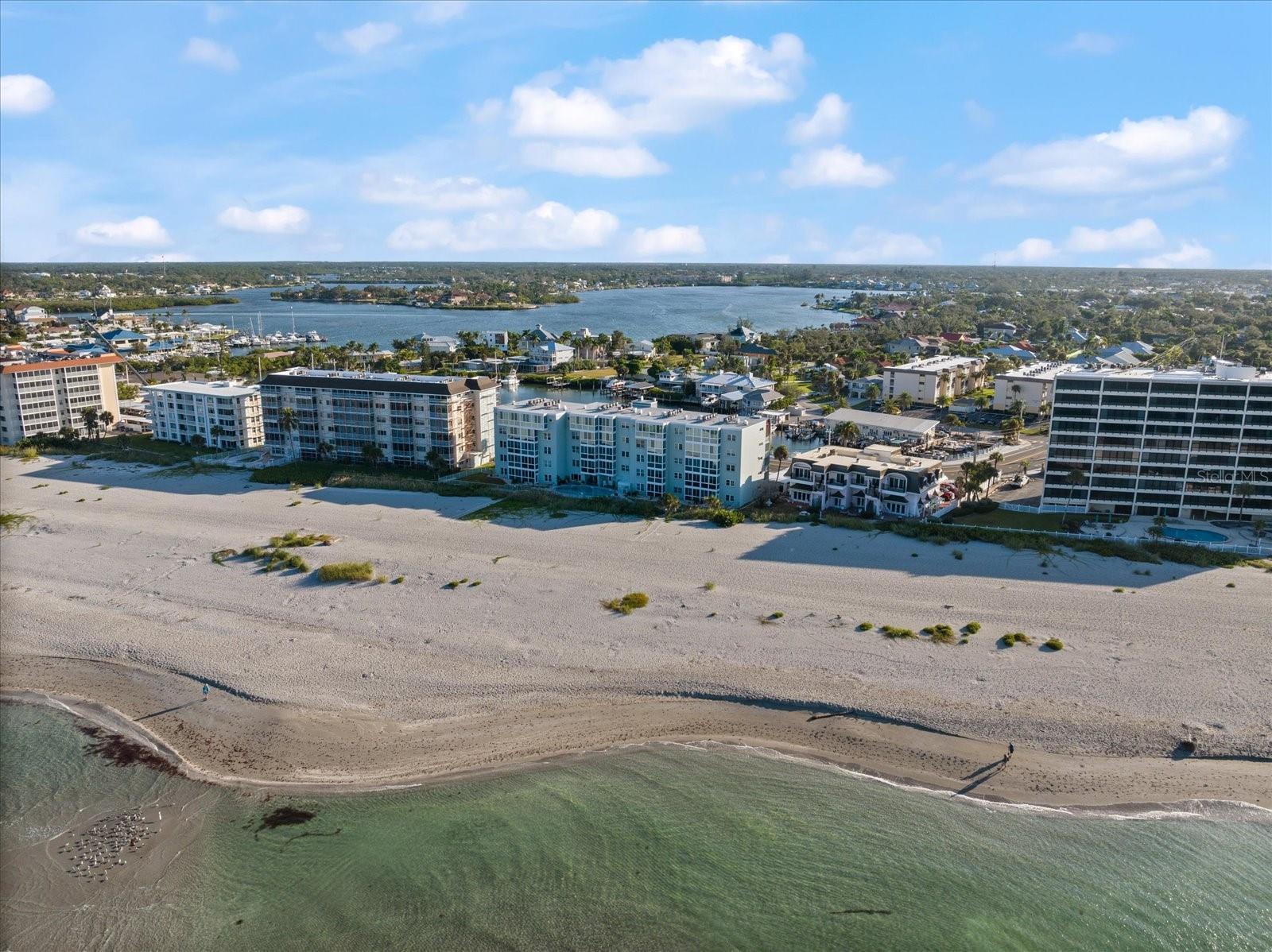 Image 4 of 29 For 950 Tarpon Center Drive 202