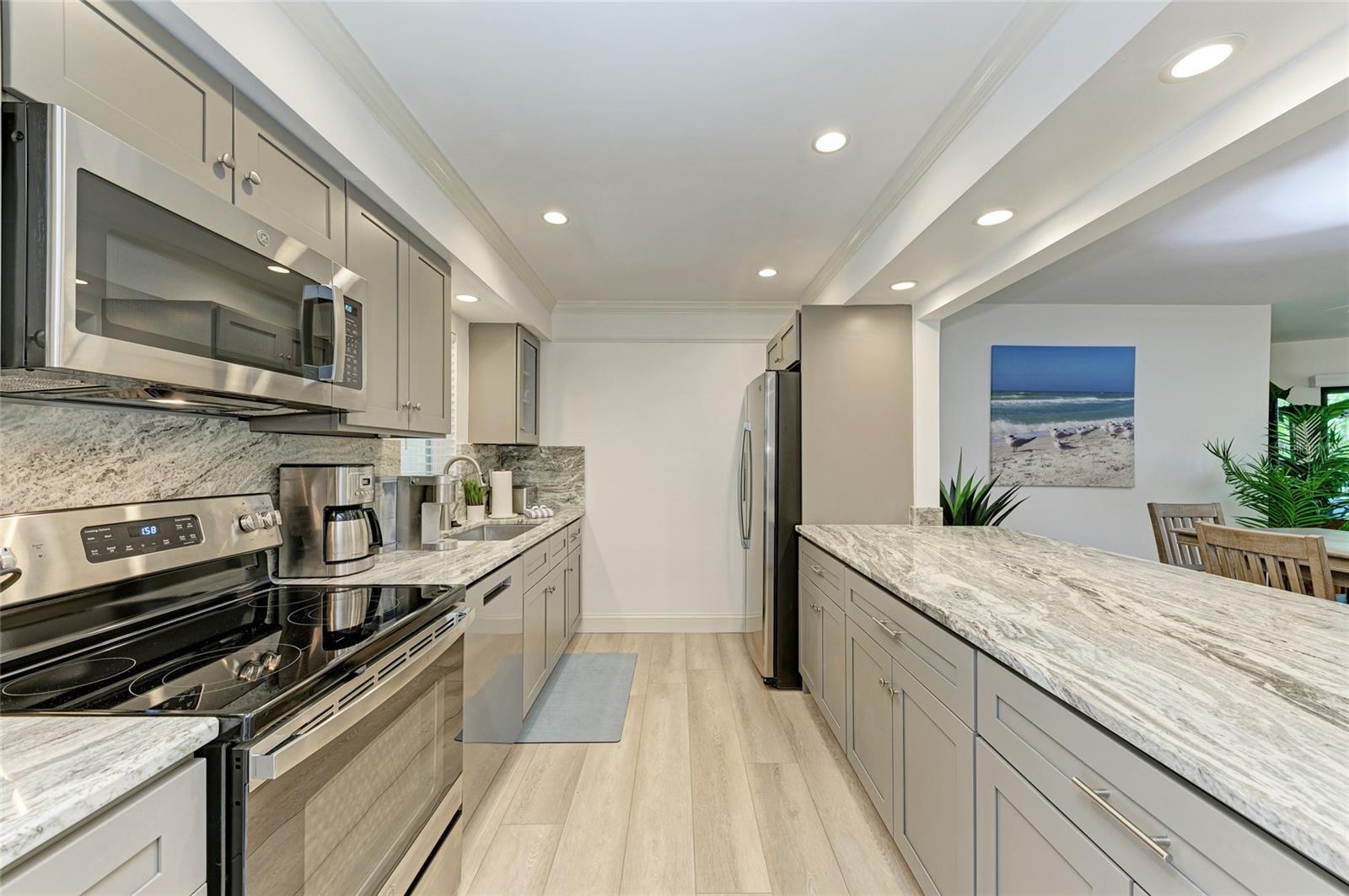 Image 15 of 52 For 5125 Gulf Of Mexico Drive 7