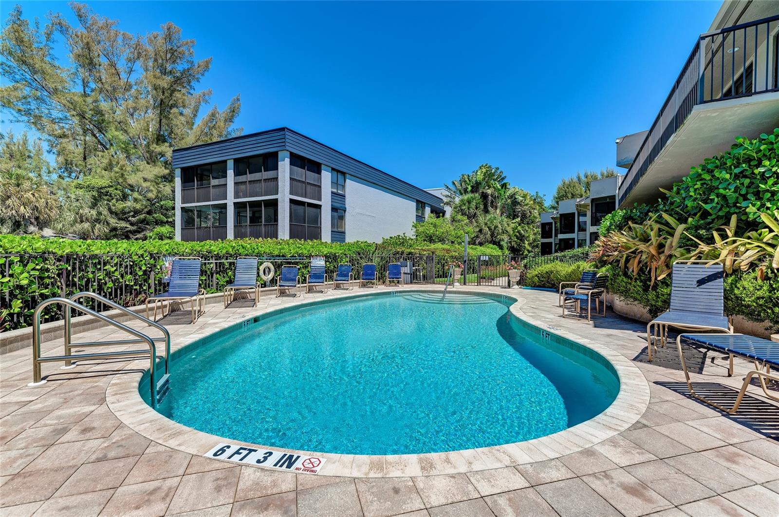 Image 40 of 52 For 5125 Gulf Of Mexico Drive 7