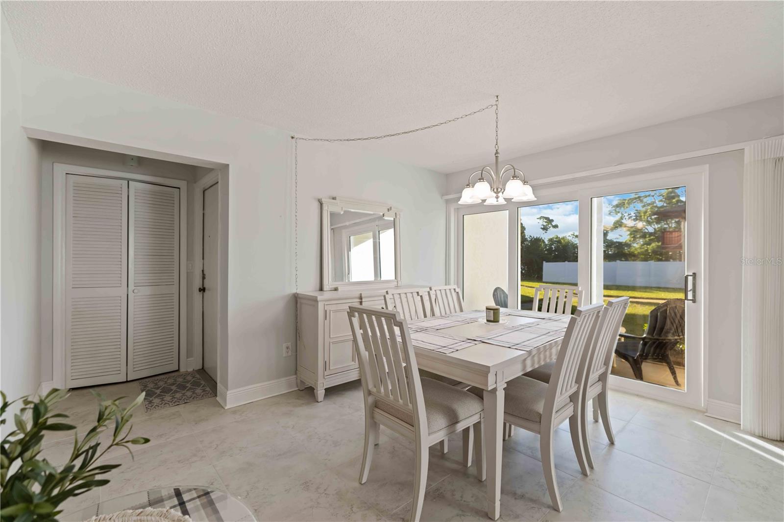 Image 10 of 43 For 101 Louella Lane 11