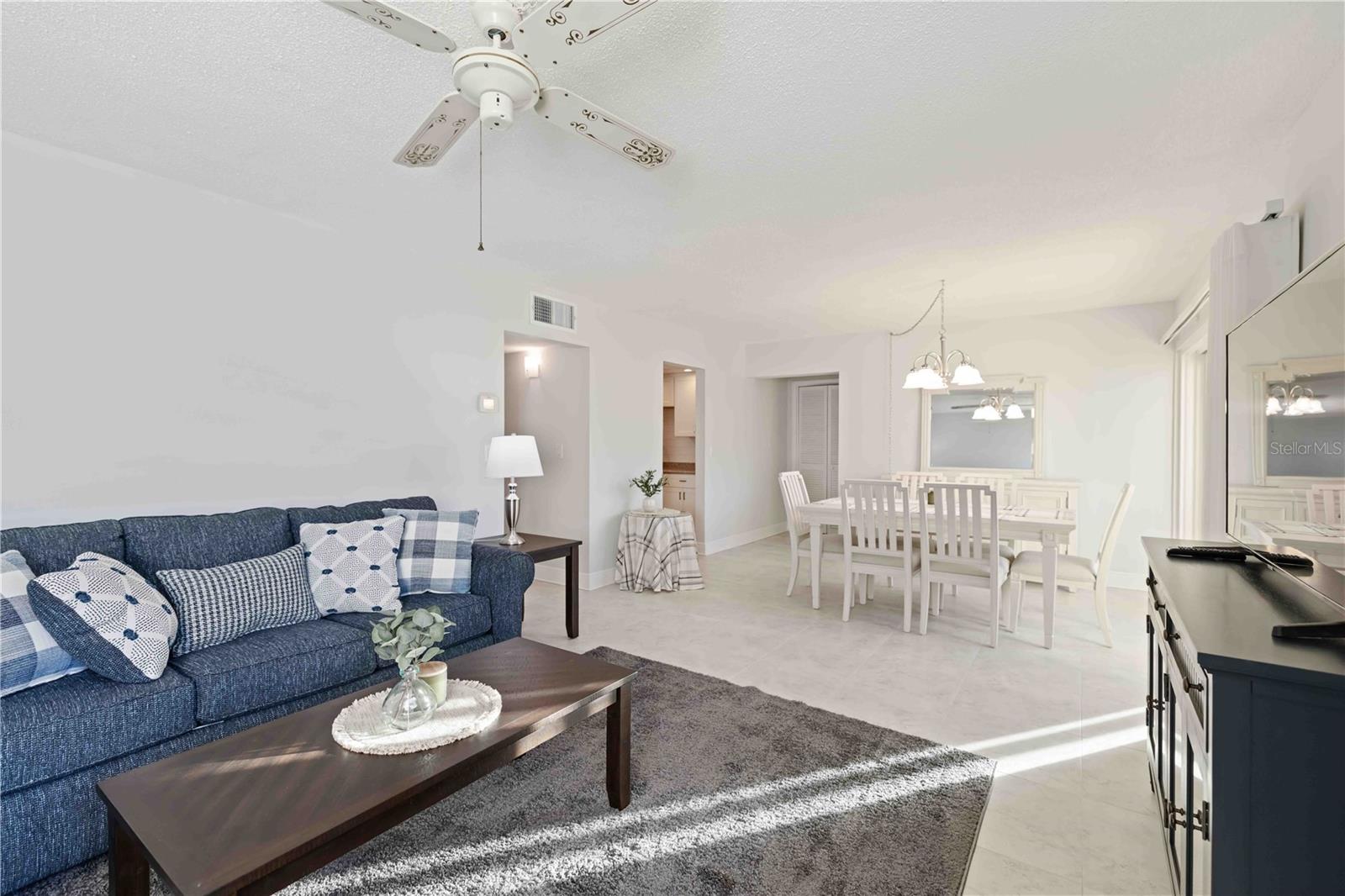 Image 15 of 43 For 101 Louella Lane 11