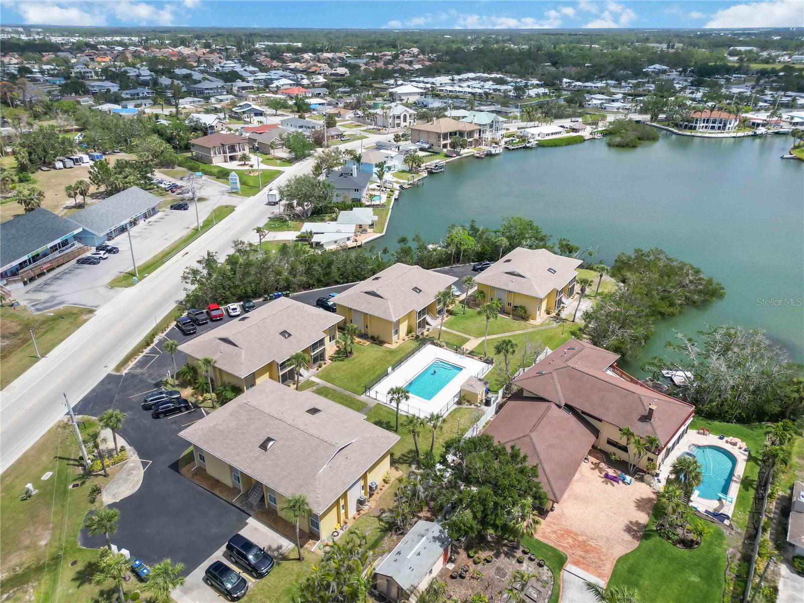 Image 35 of 43 For 101 Louella Lane 11