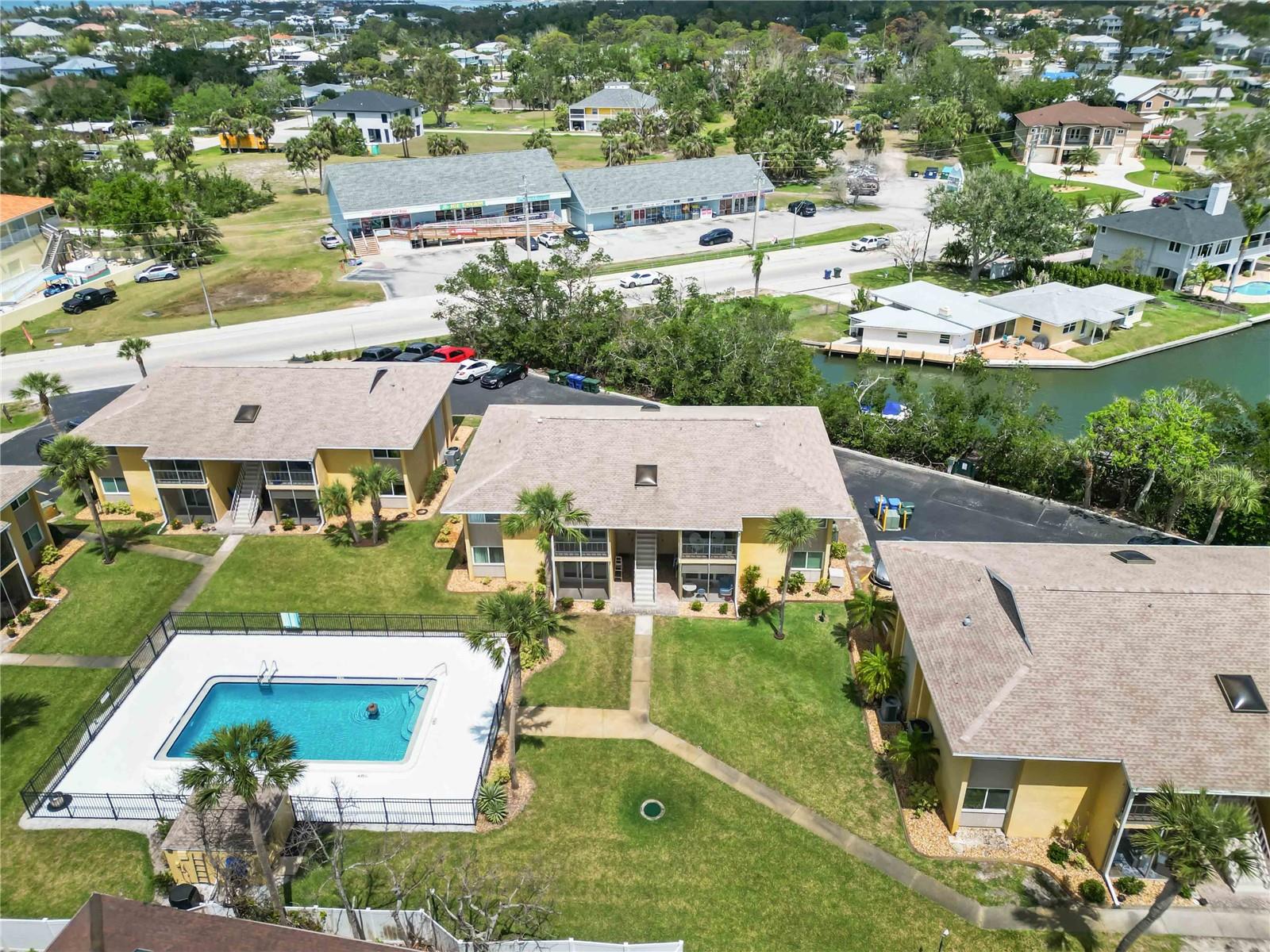 Image 36 of 43 For 101 Louella Lane 11