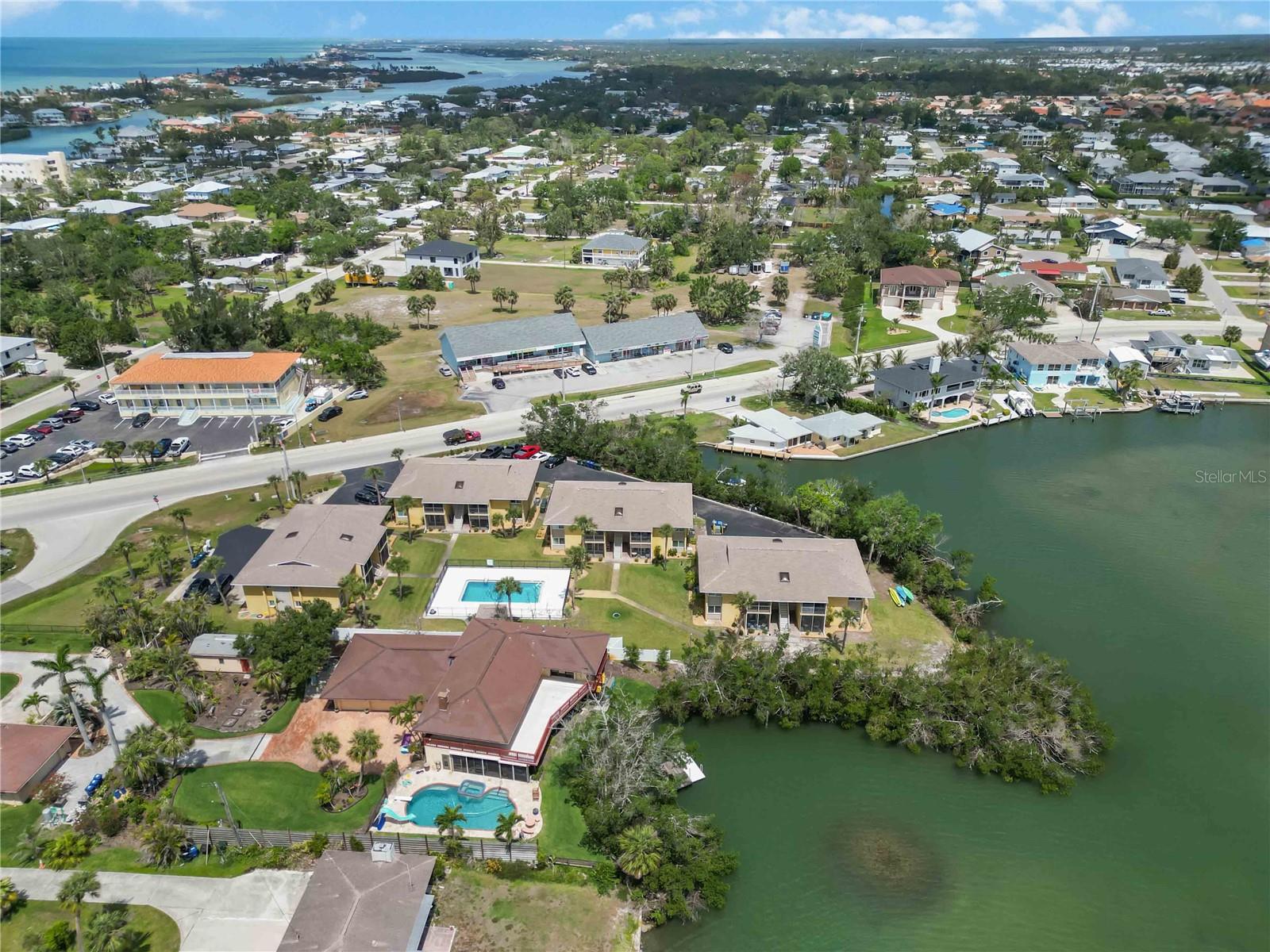 Image 37 of 43 For 101 Louella Lane 11