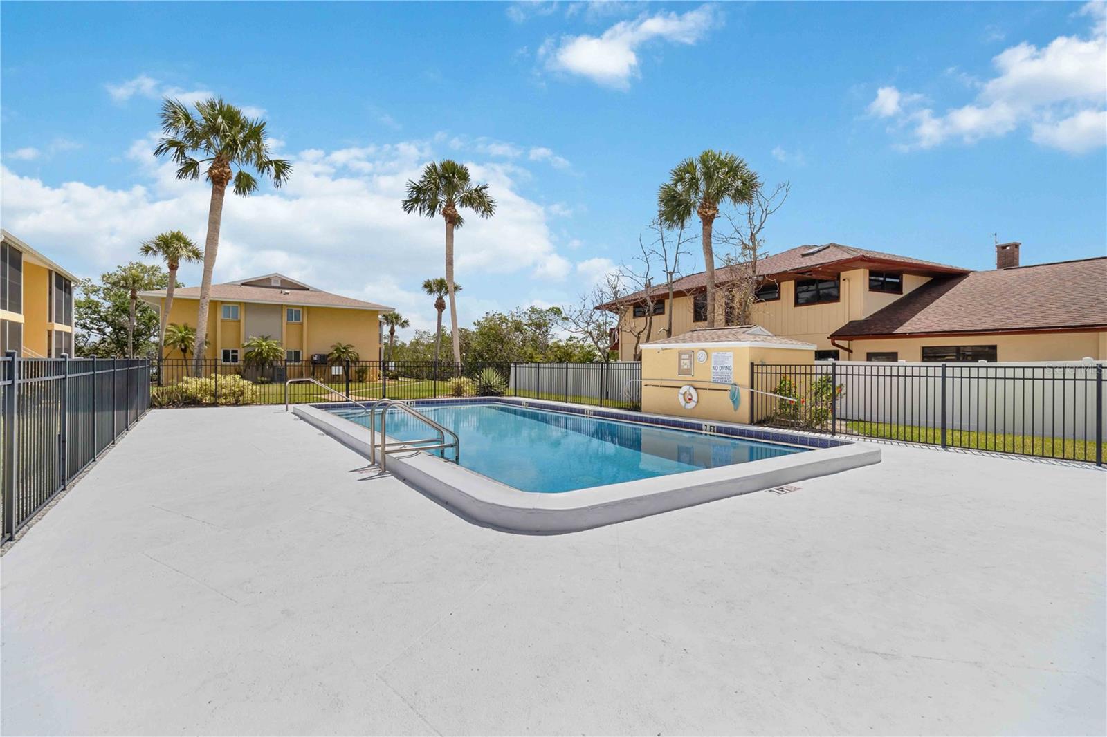 Image 4 of 43 For 101 Louella Lane 11