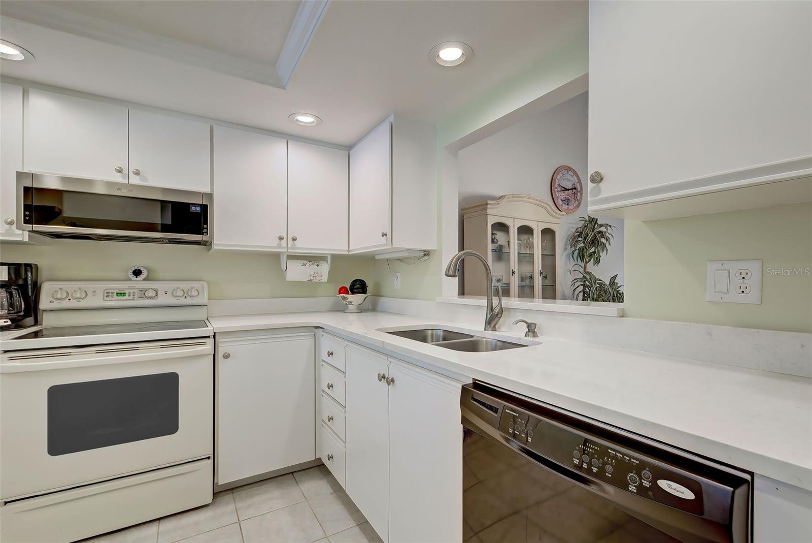 Image 18 of 44 For 1100 Capri Isles Boulevard 324