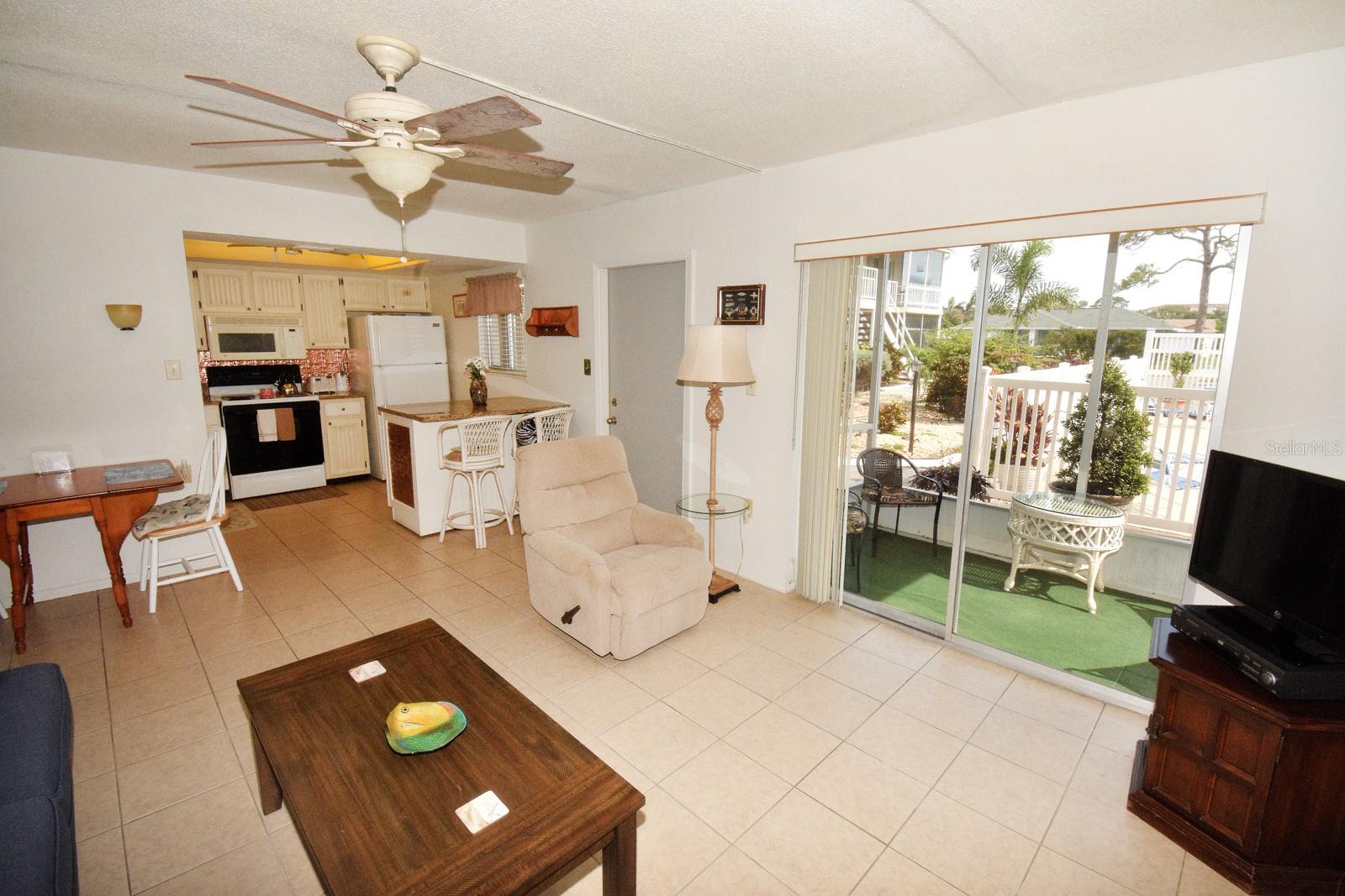 Image 4 of 26 For 320 Base Avenue E 215