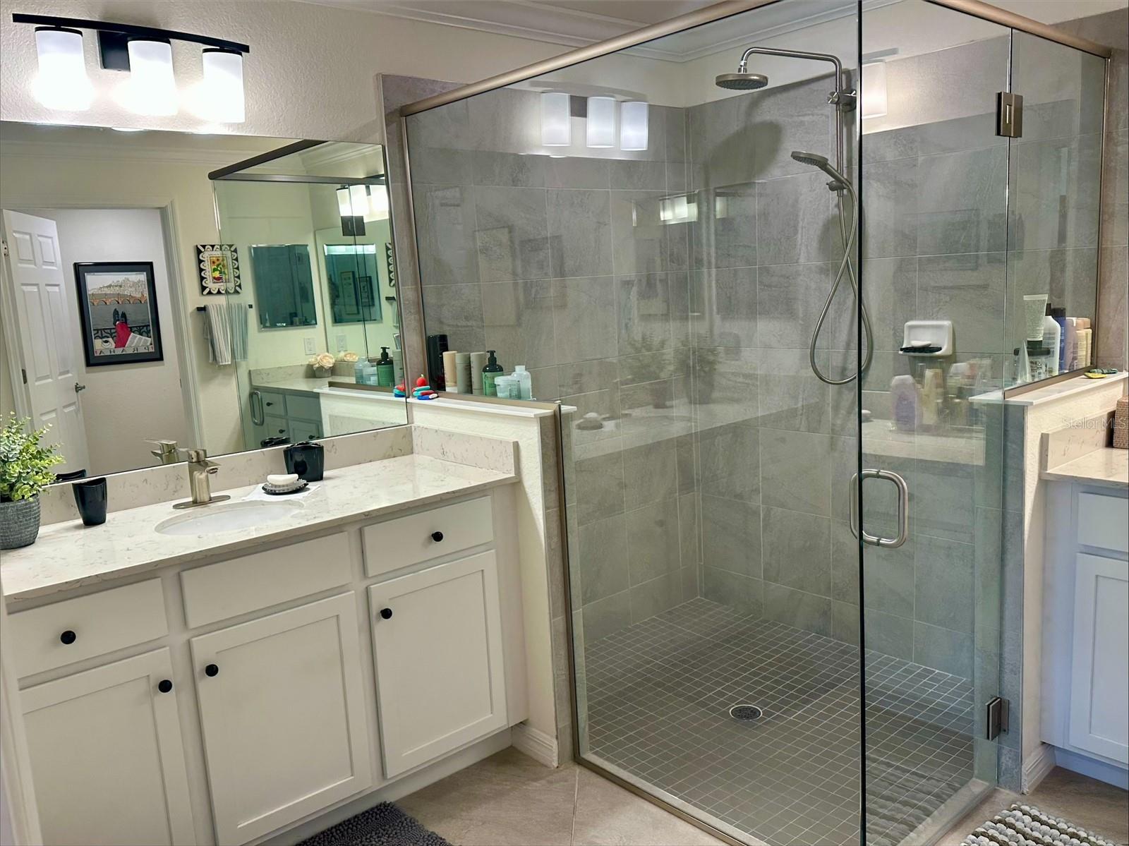 Image 17 of 27 For 10808 Tarflower Drive 101