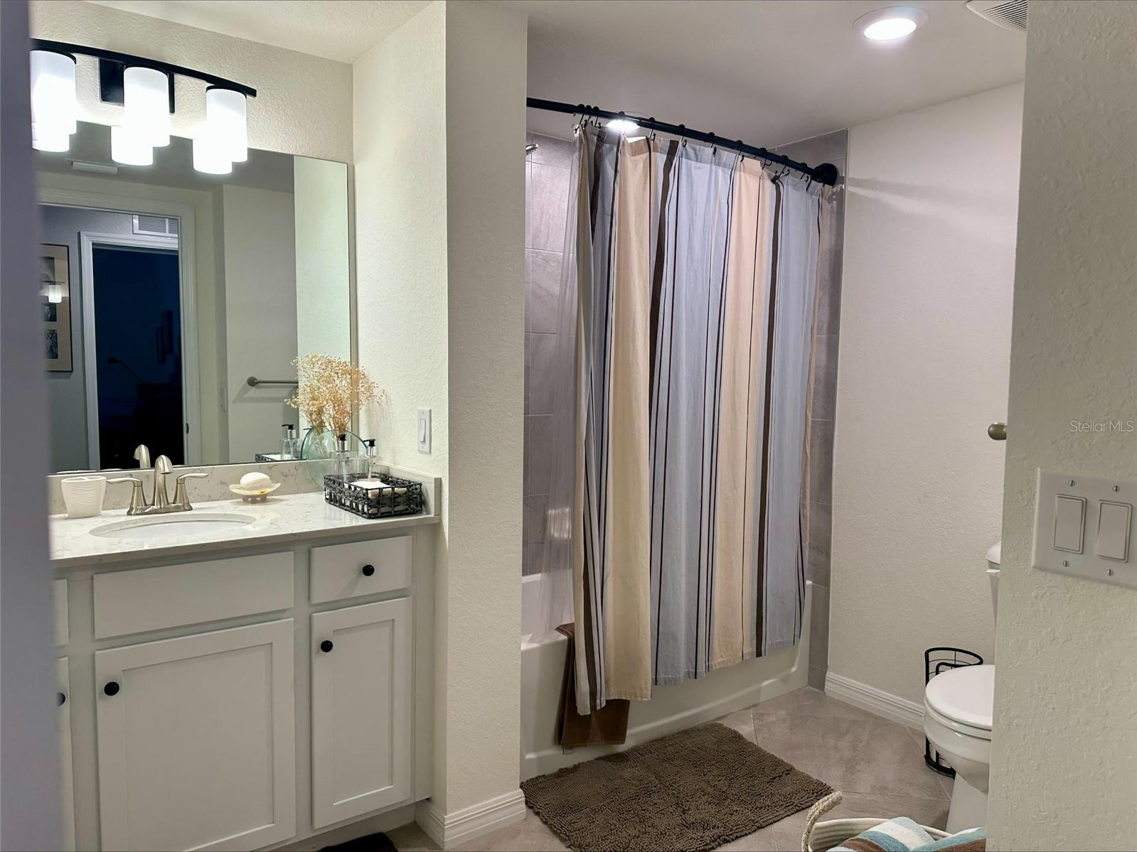 Image 20 of 27 For 10808 Tarflower Drive 101