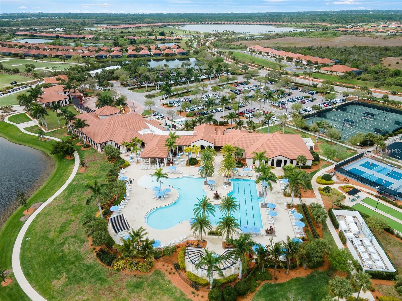 Image 24 of 27 For 10808 Tarflower Drive 101