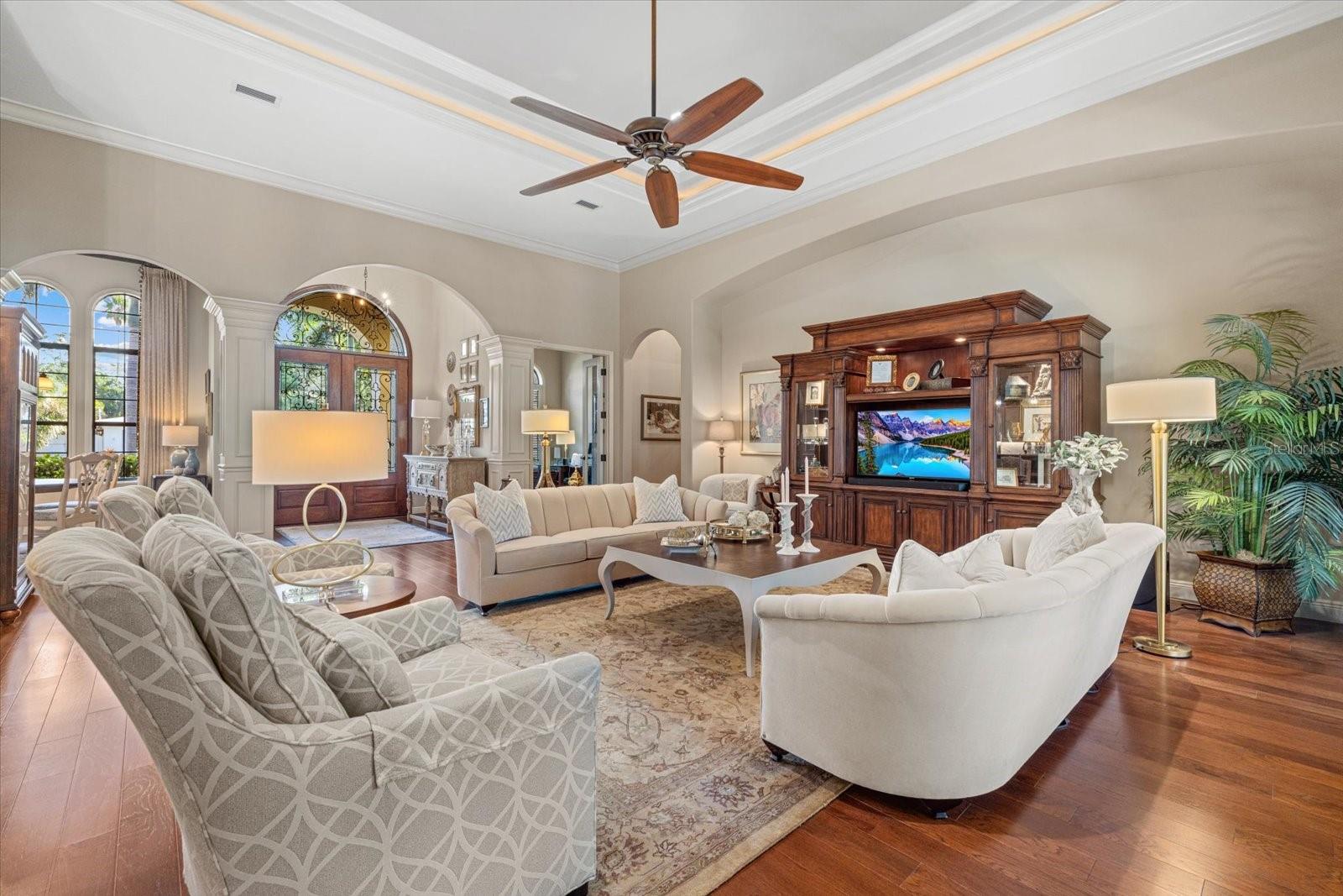 Image 11 of 77 For 612 Armada Road S