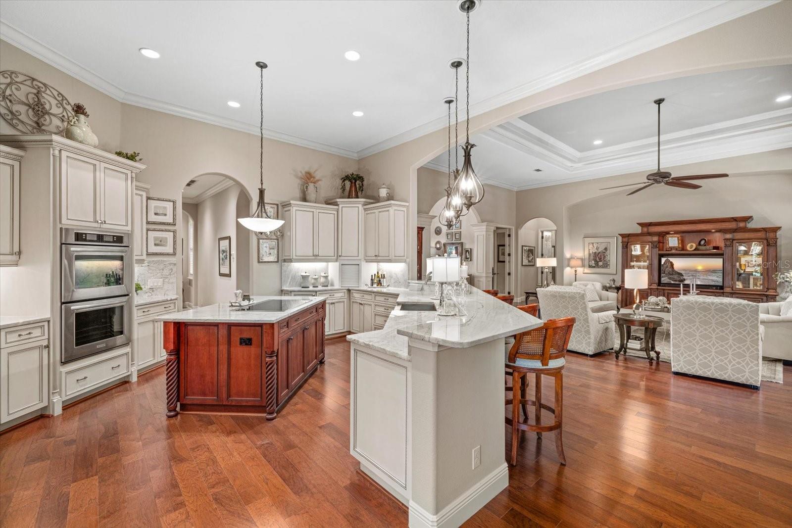 Image 13 of 77 For 612 Armada Road S