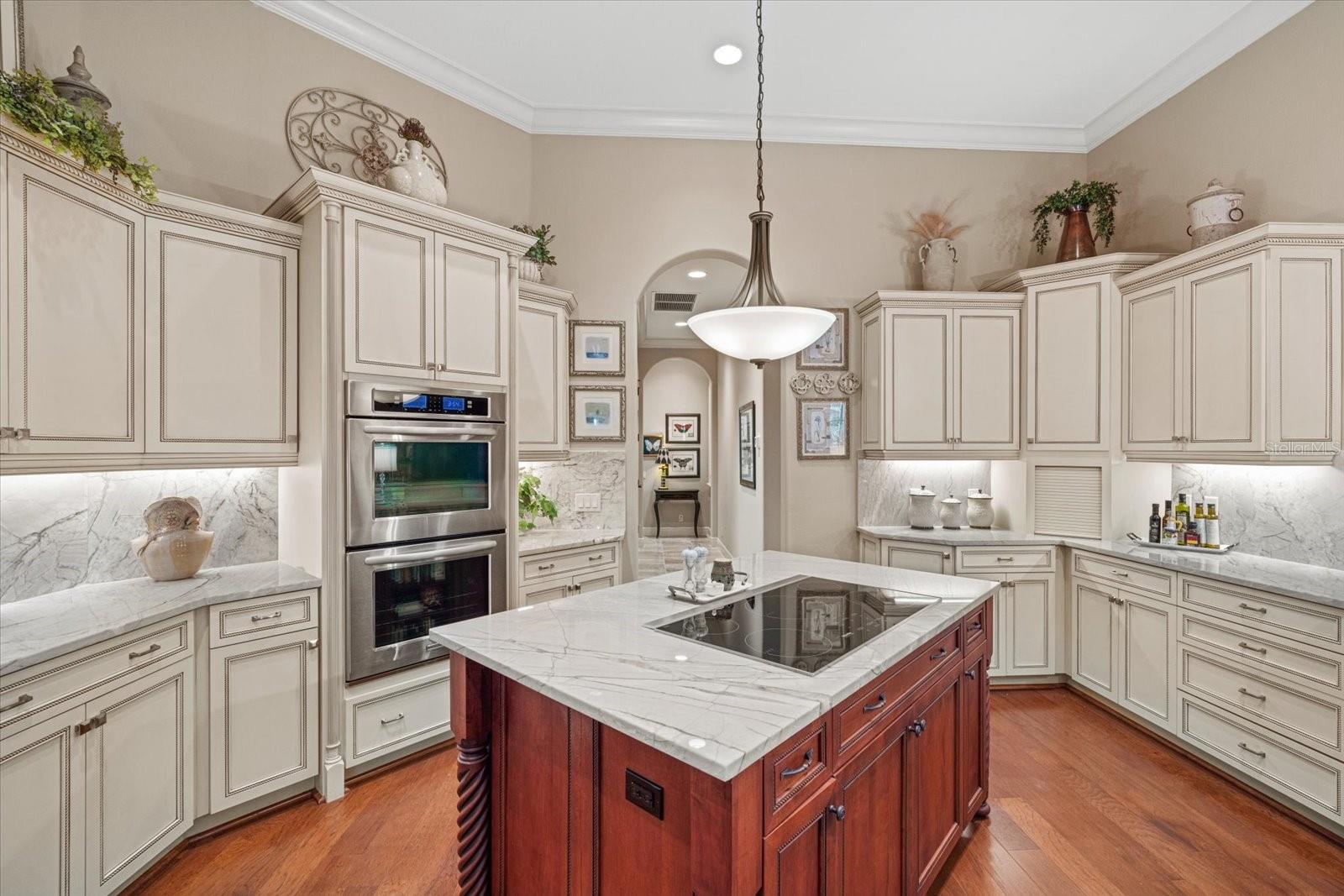 Image 14 of 77 For 612 Armada Road S