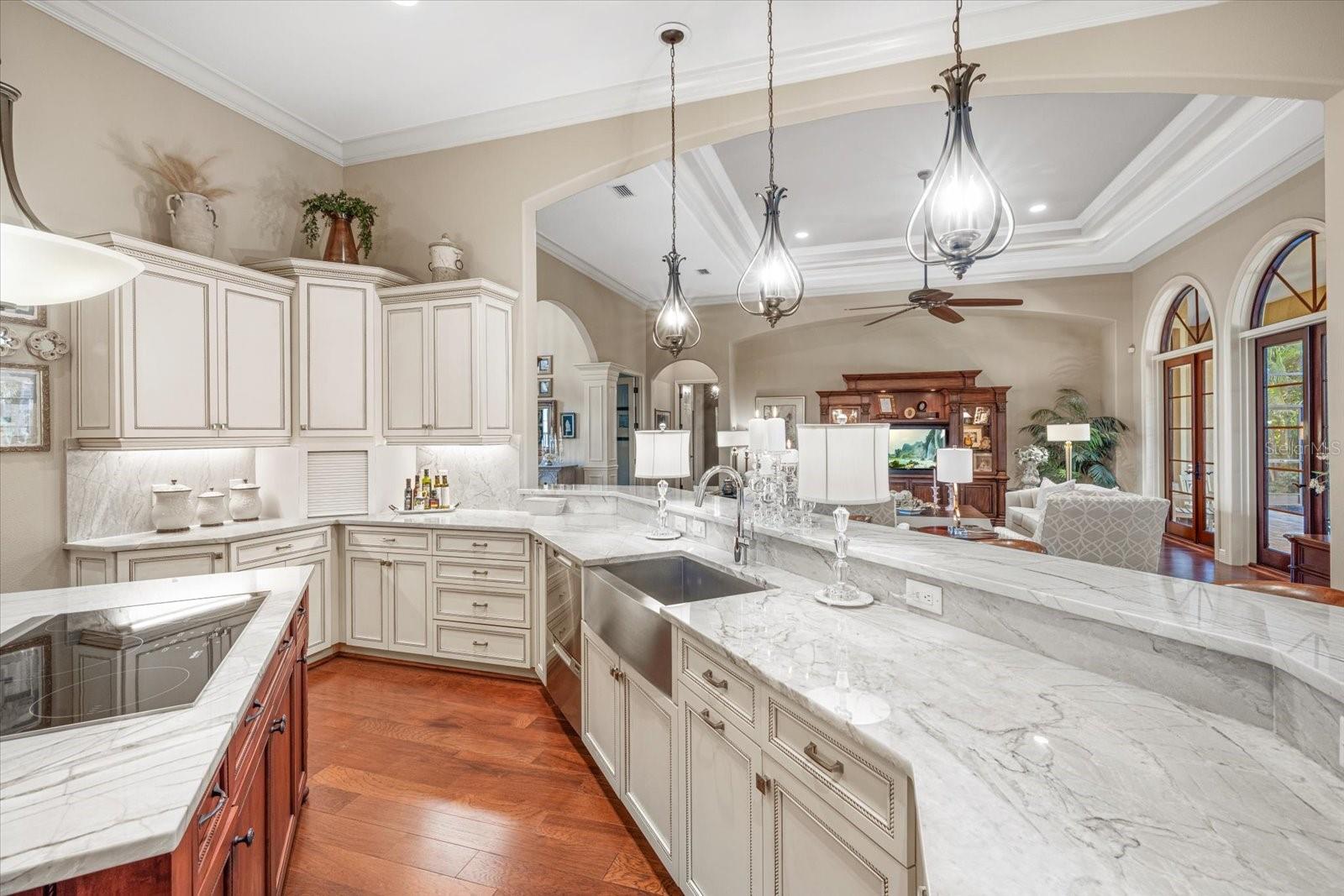 Image 15 of 77 For 612 Armada Road S