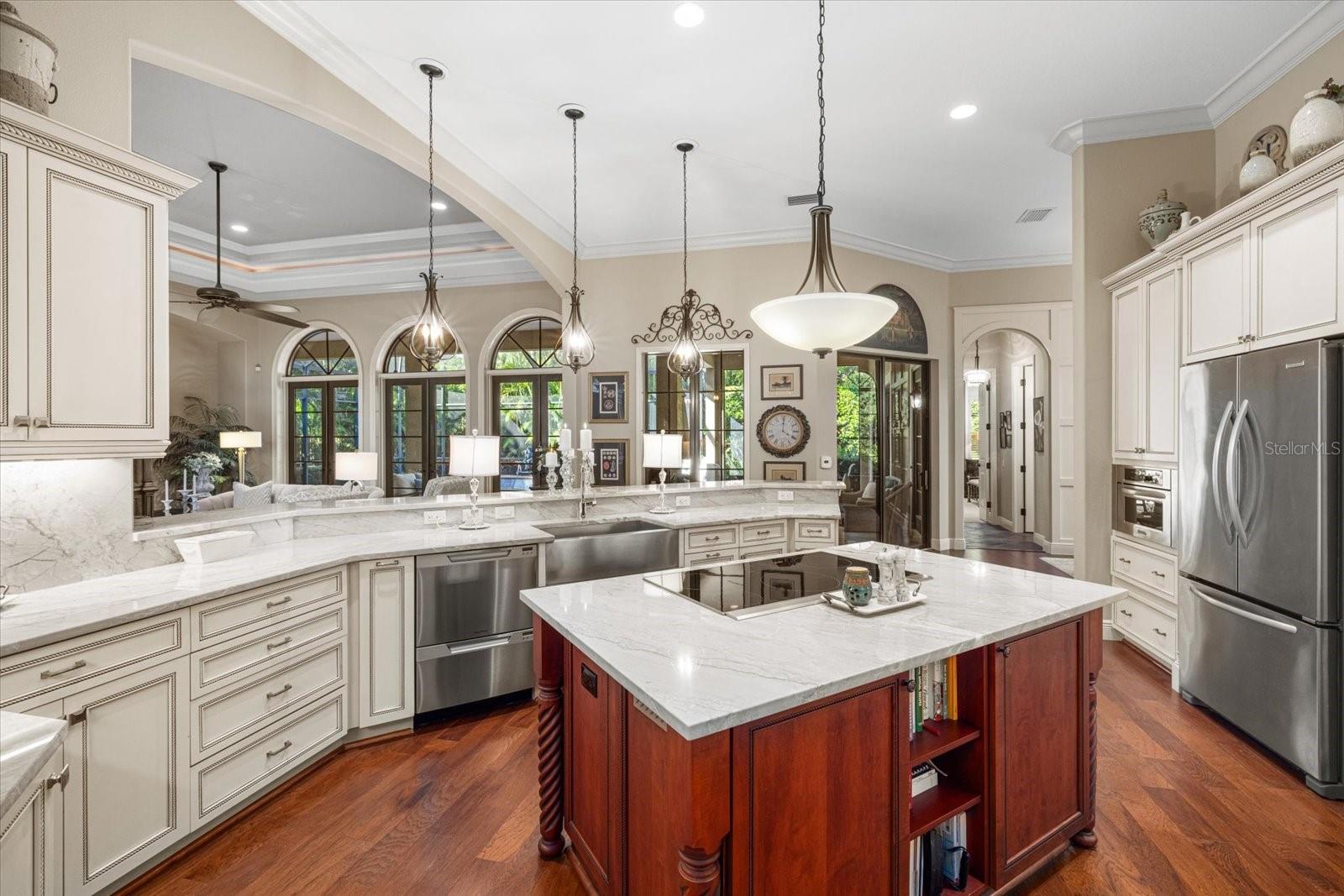 Image 17 of 77 For 612 Armada Road S